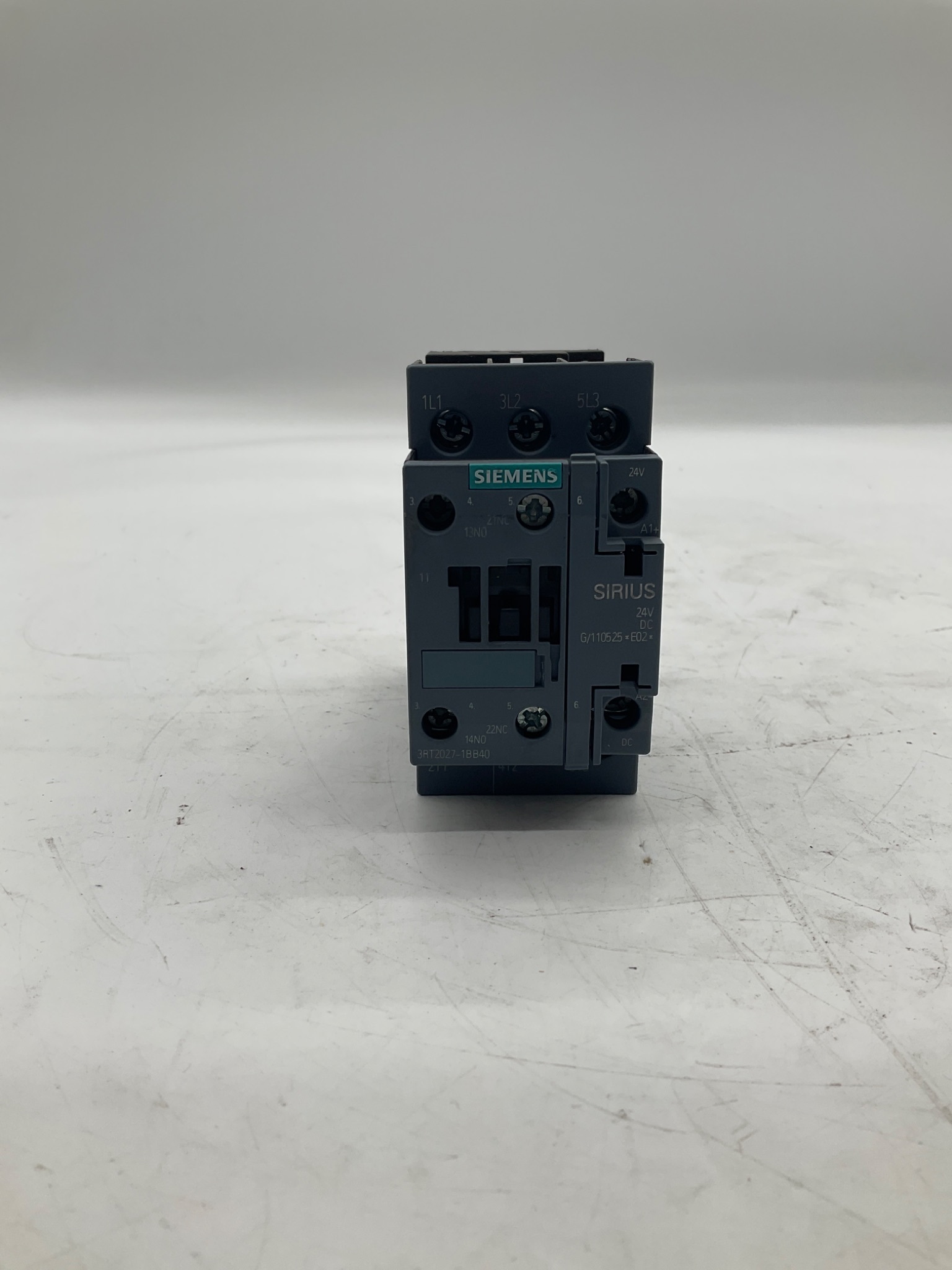 Siemens 3RT2027-1BB40 SIRIUS 3-Pole Contactor 24VDC Coil USED 4