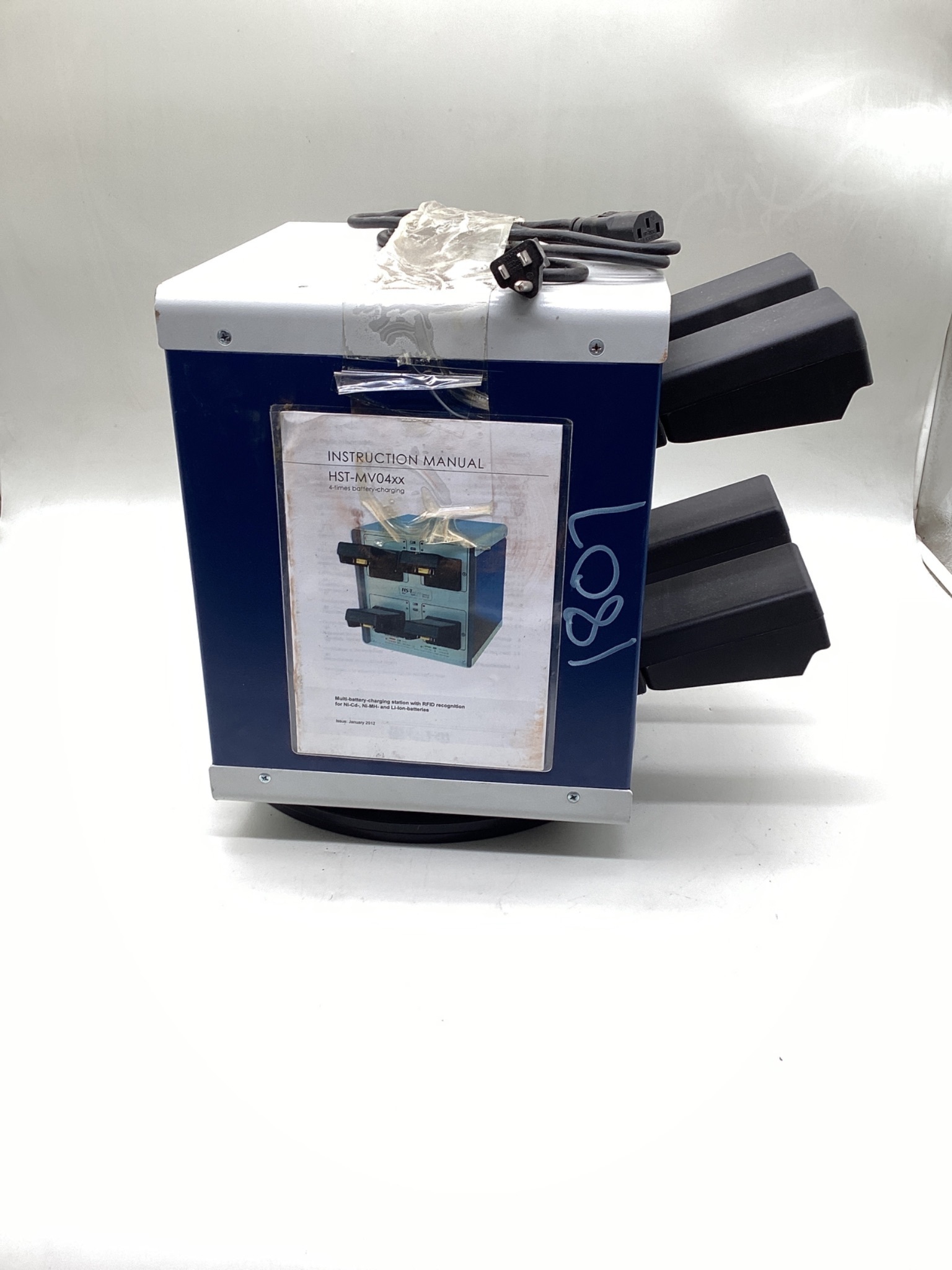 HS-Technik HST-MV2-04 HST-MV2-04-RFID 4-Station Battery Charger USED 1
