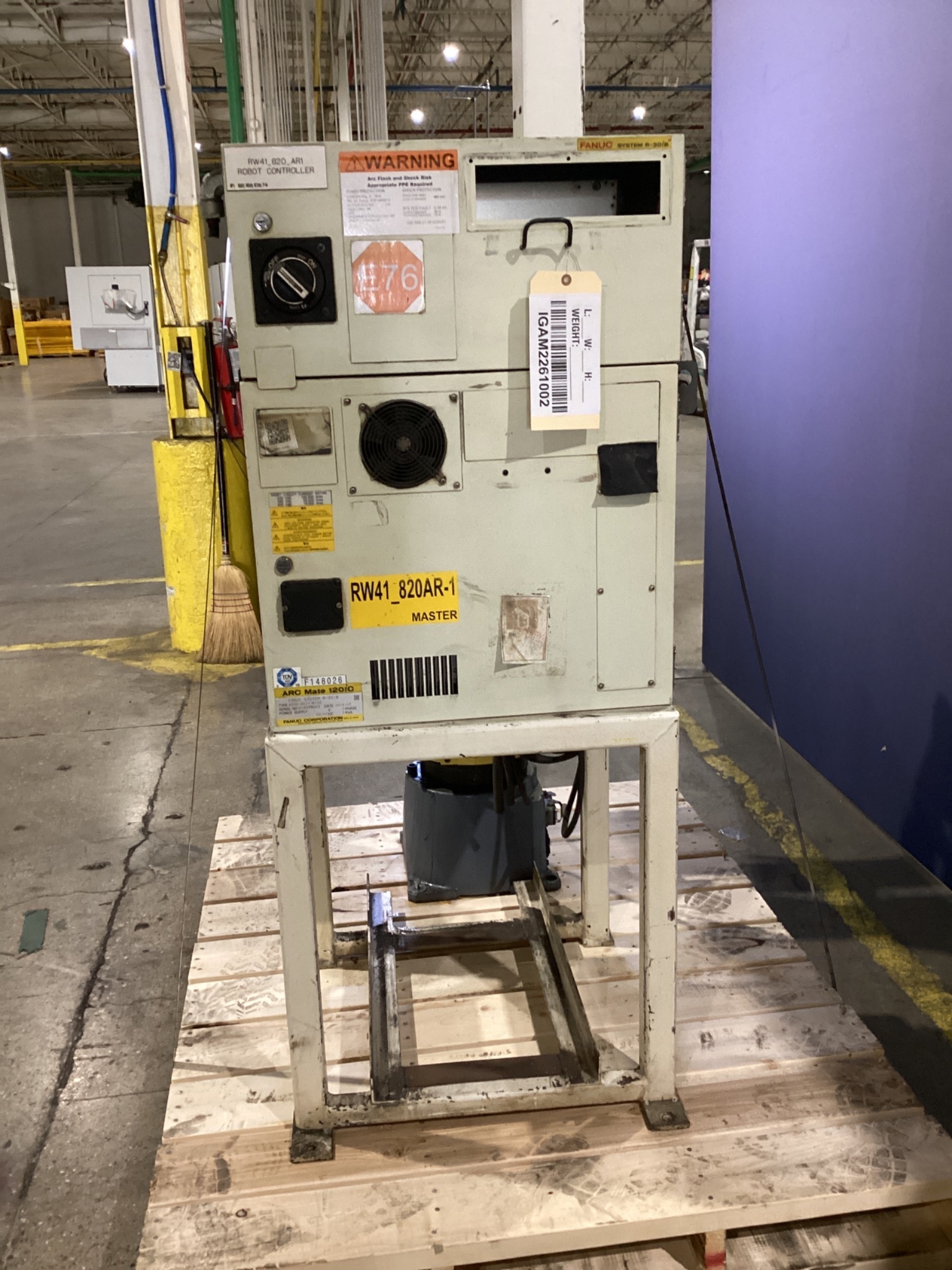 FANUC ARC Mate 120iC with R-30iB Controller FOR PARTS / NOT WORKING 1