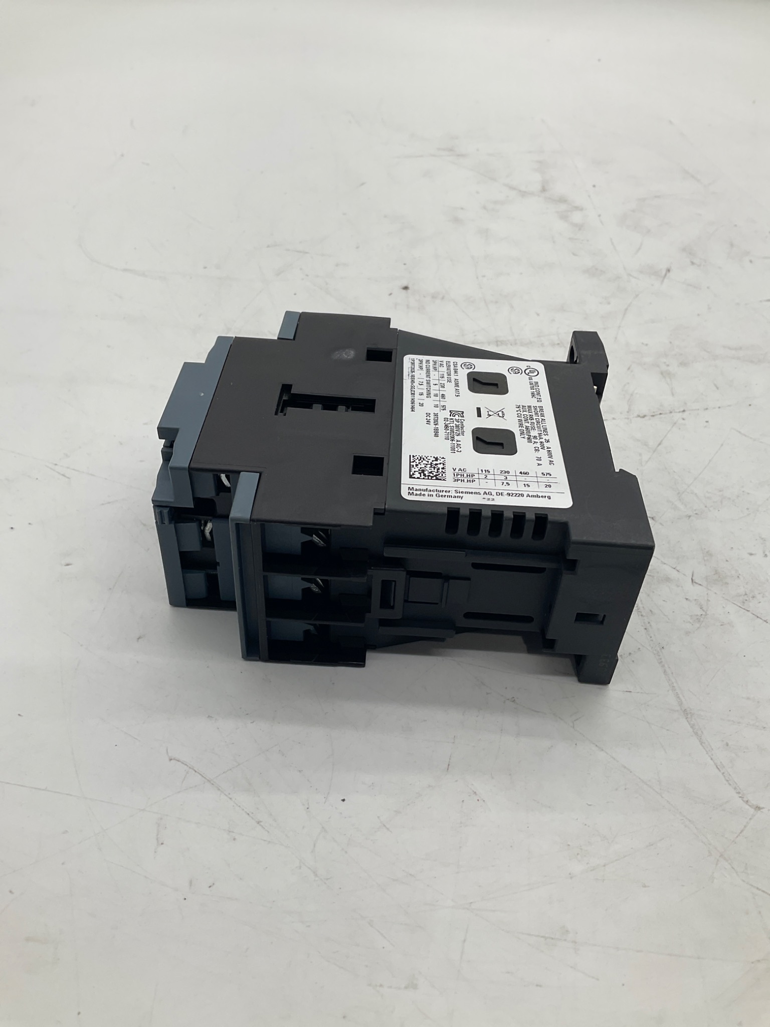 SIEMENS 3RT2026-1BB40 SIRIUS 3-Pole Contactor 24V DC Coil USED 2