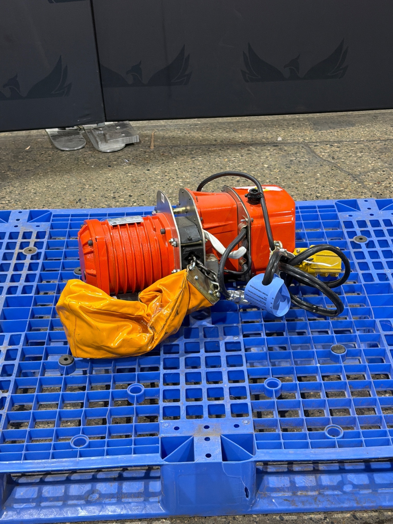 BLACK BEAR YSH-100 1-Ton Electric Chain Hoist USED 0