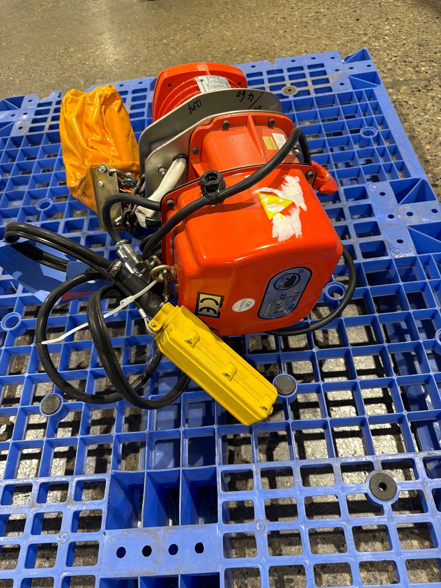 BLACK BEAR YSH-100 1-Ton Electric Chain Hoist USED 3