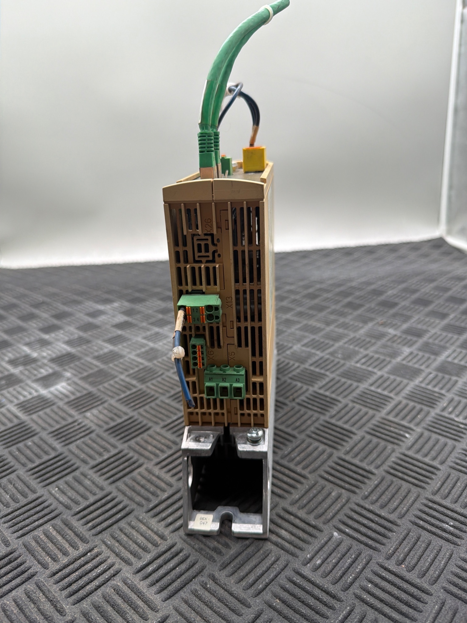 BOSCH REXROTH HCS01.1E‑W0009‑A‑02‑B‑ET‑EC‑NN‑L4‑NN‑FW SERVO DRIVE; USED 2