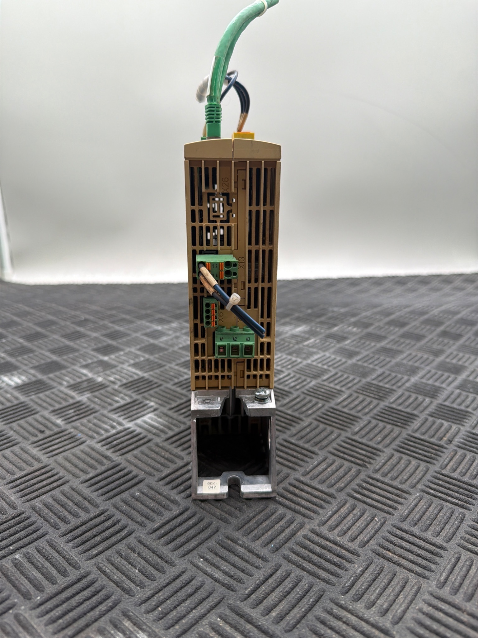 BOSCH REXROTH HCS01.1E‑W0009‑A‑02‑B‑ET‑EC‑NN‑L4‑NN‑FW SERVO DRIVE; USED 4
