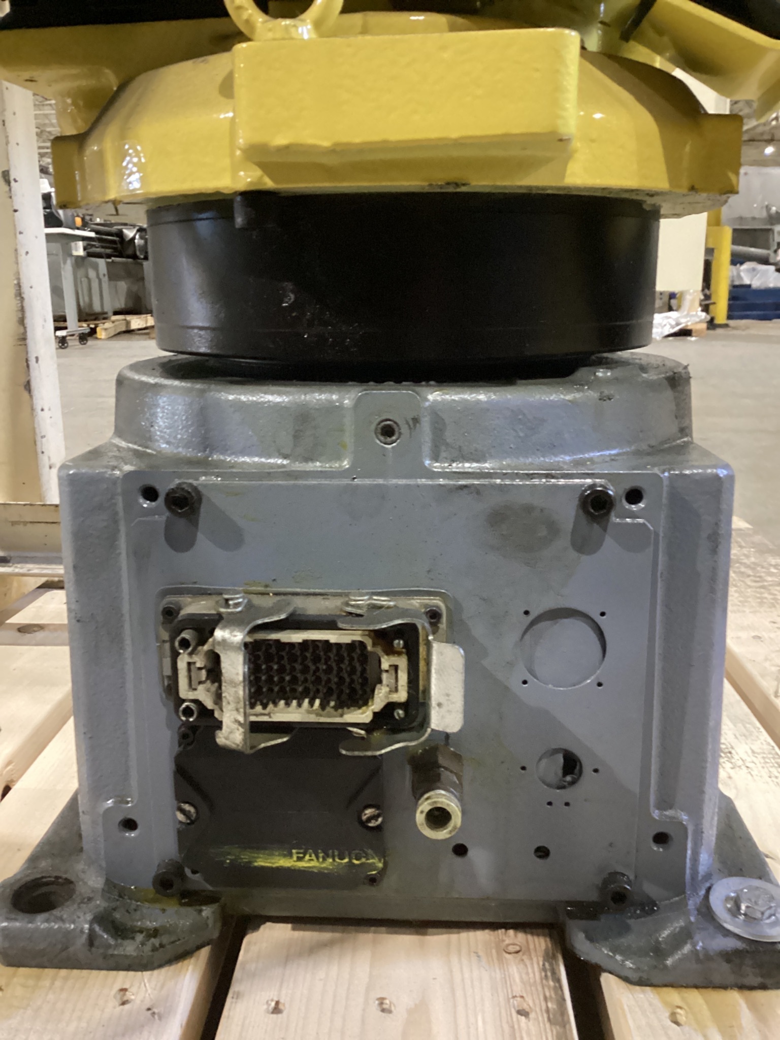 FANUC ARC Mate 120iC with R-30iB Controller FOR PARTS / NOT WORKING 6