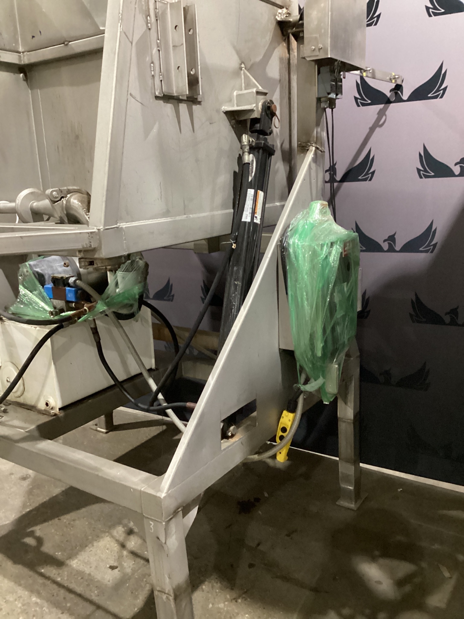 AUTOMATION EXPERTS INC 102-11 Hydraulic Tote Dumper USED 3