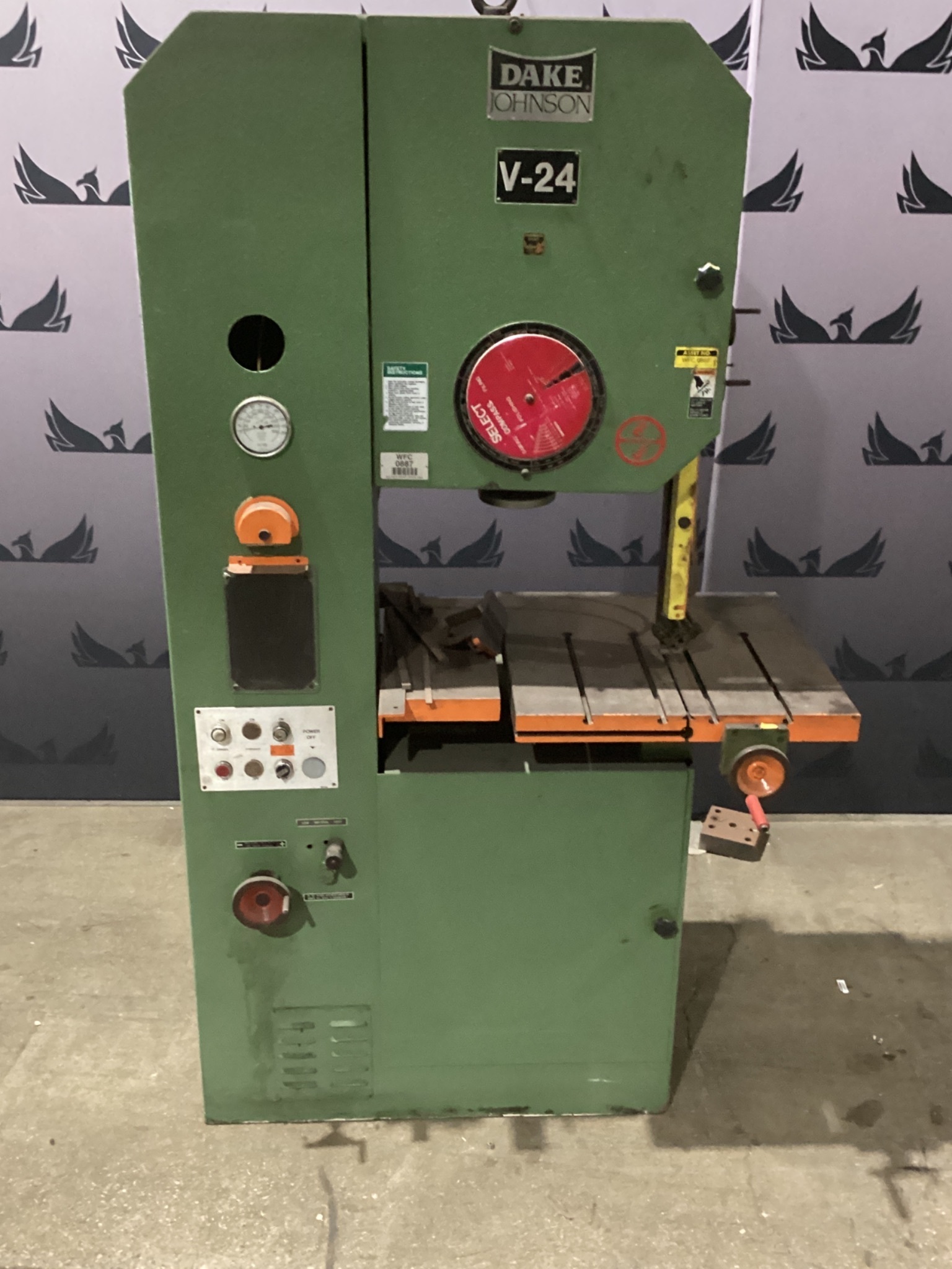 DAKE JOHNSON V-24 Vertical Band Saw USED 0