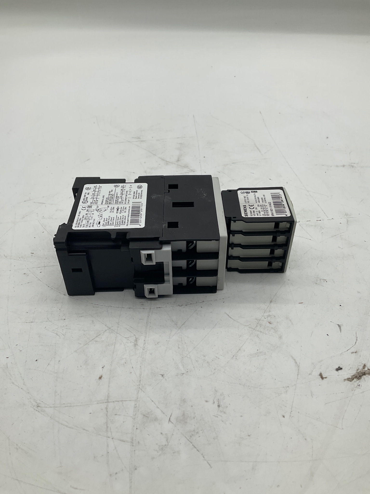 SIEMENS 3RT1026-1BB40 Contactor With 3RH1921-1FA22 Auxiliary Block USED 4