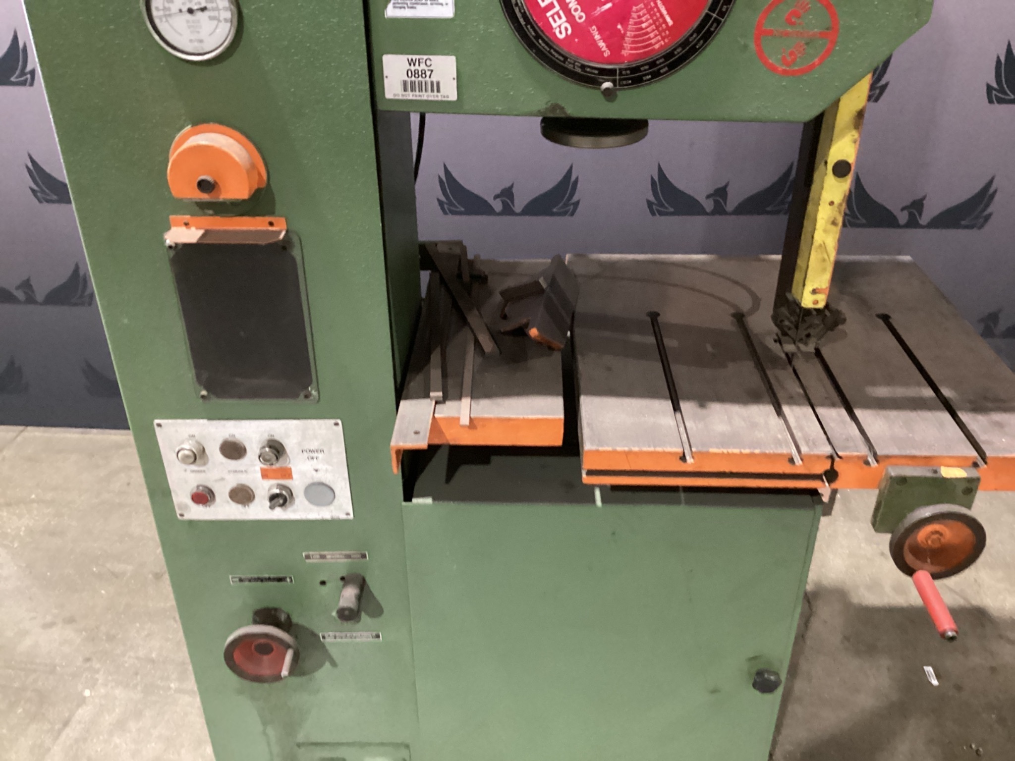 DAKE JOHNSON V-24 Vertical Band Saw USED 2