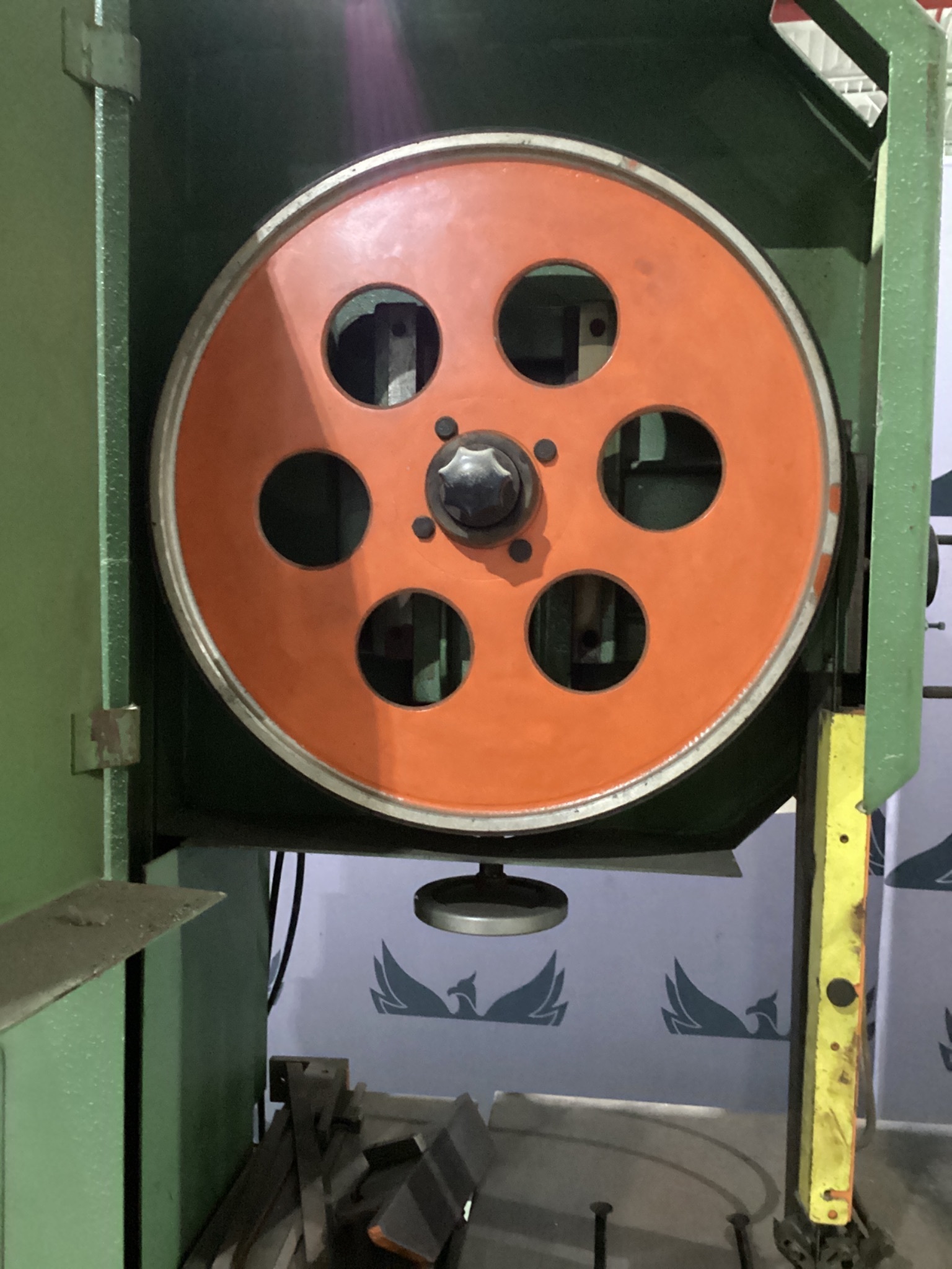 DAKE JOHNSON V-24 Vertical Band Saw USED 3