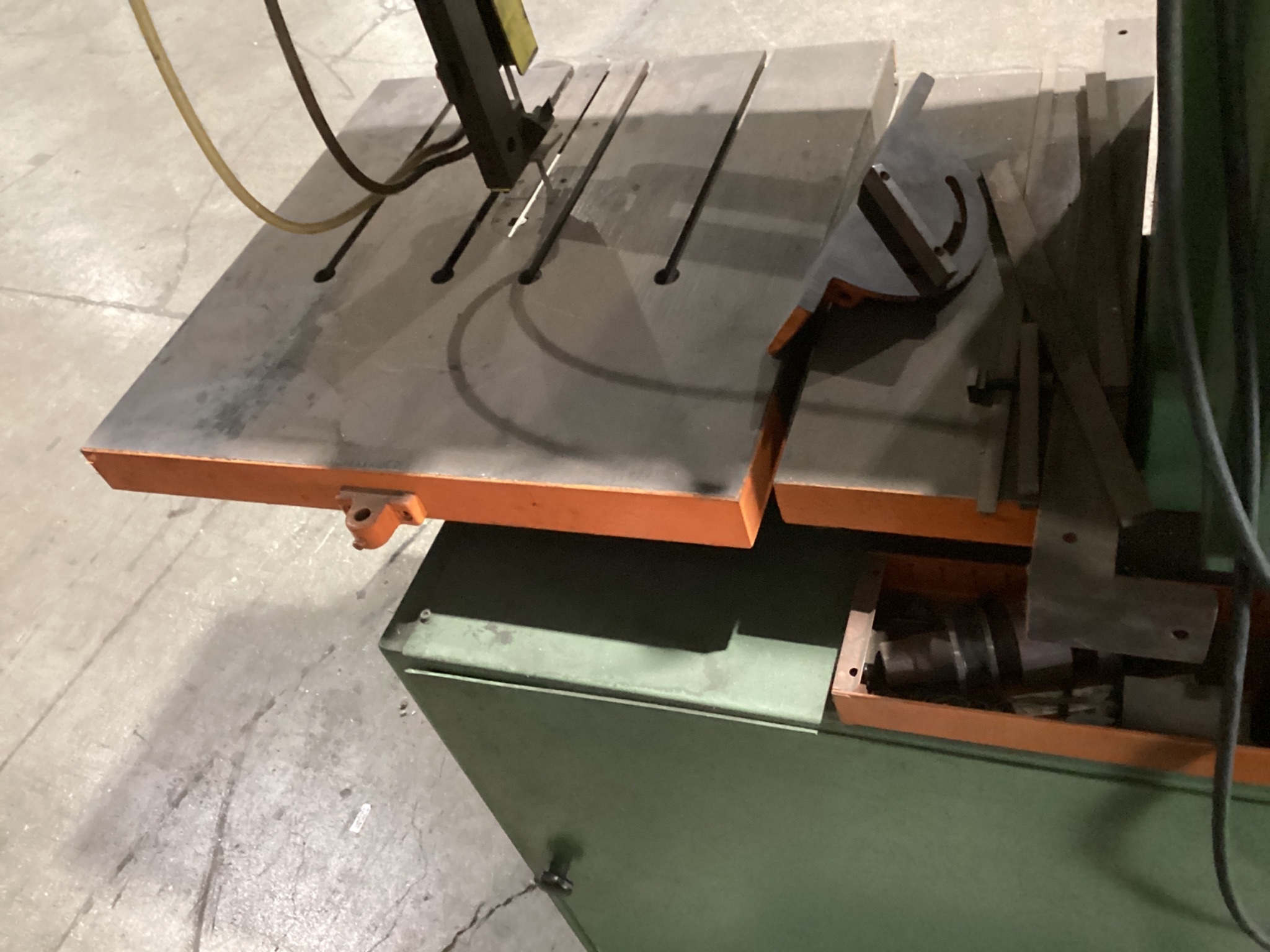 DAKE JOHNSON V-24 Vertical Band Saw USED 4