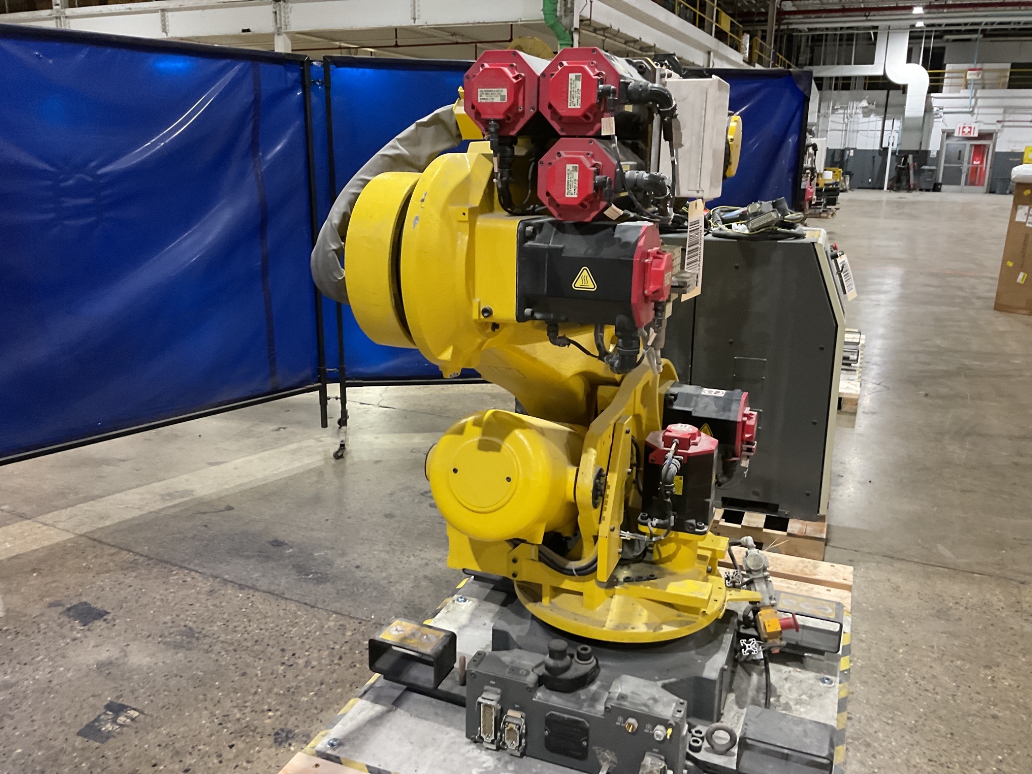 FANUC R-2000IB/165F Complete w/ R30IA CONTROLLER - USED 2