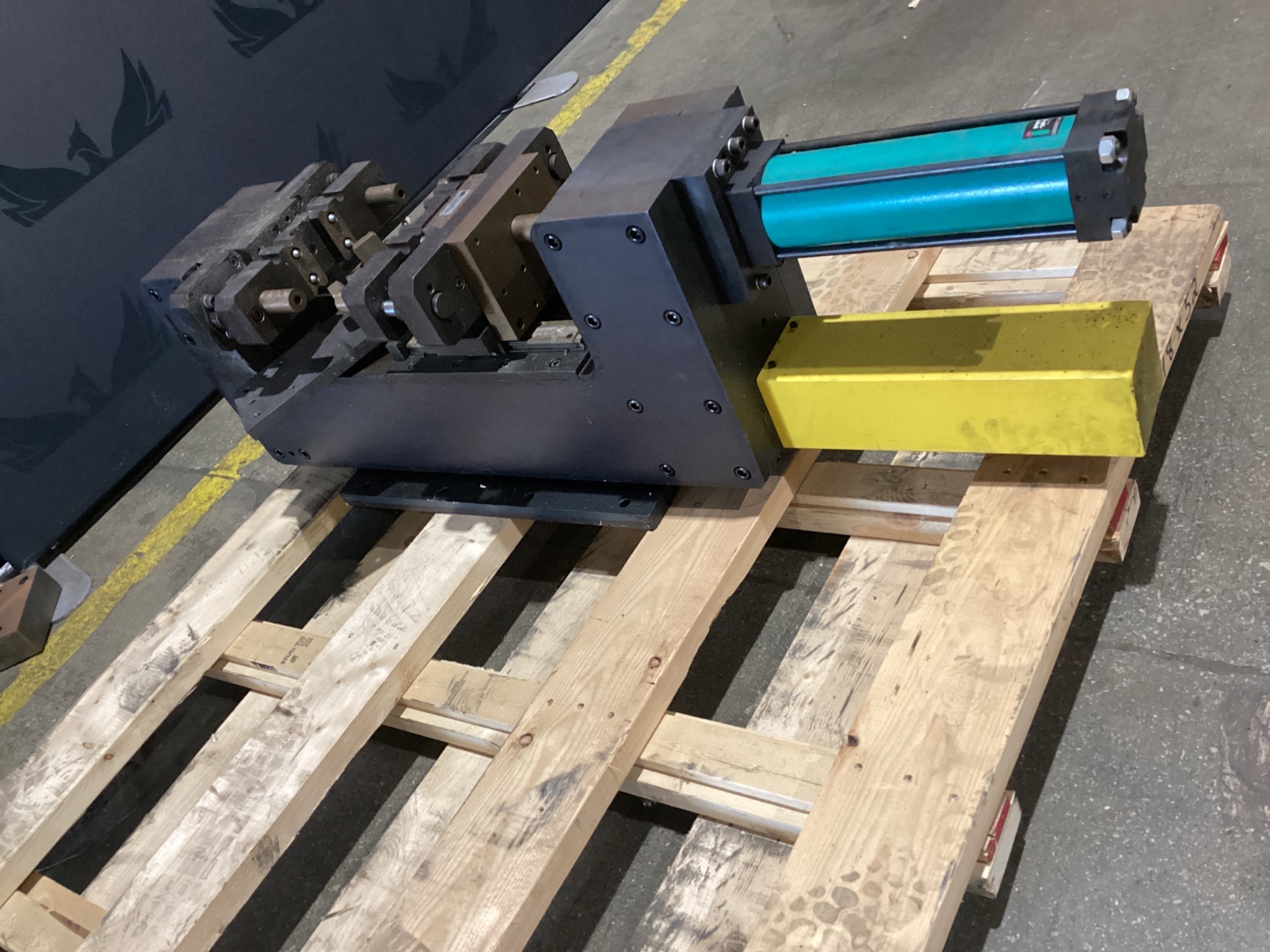 DAYTON PROGRESS P202 Production Tooling Workstation With TOX Press Drive USED 1