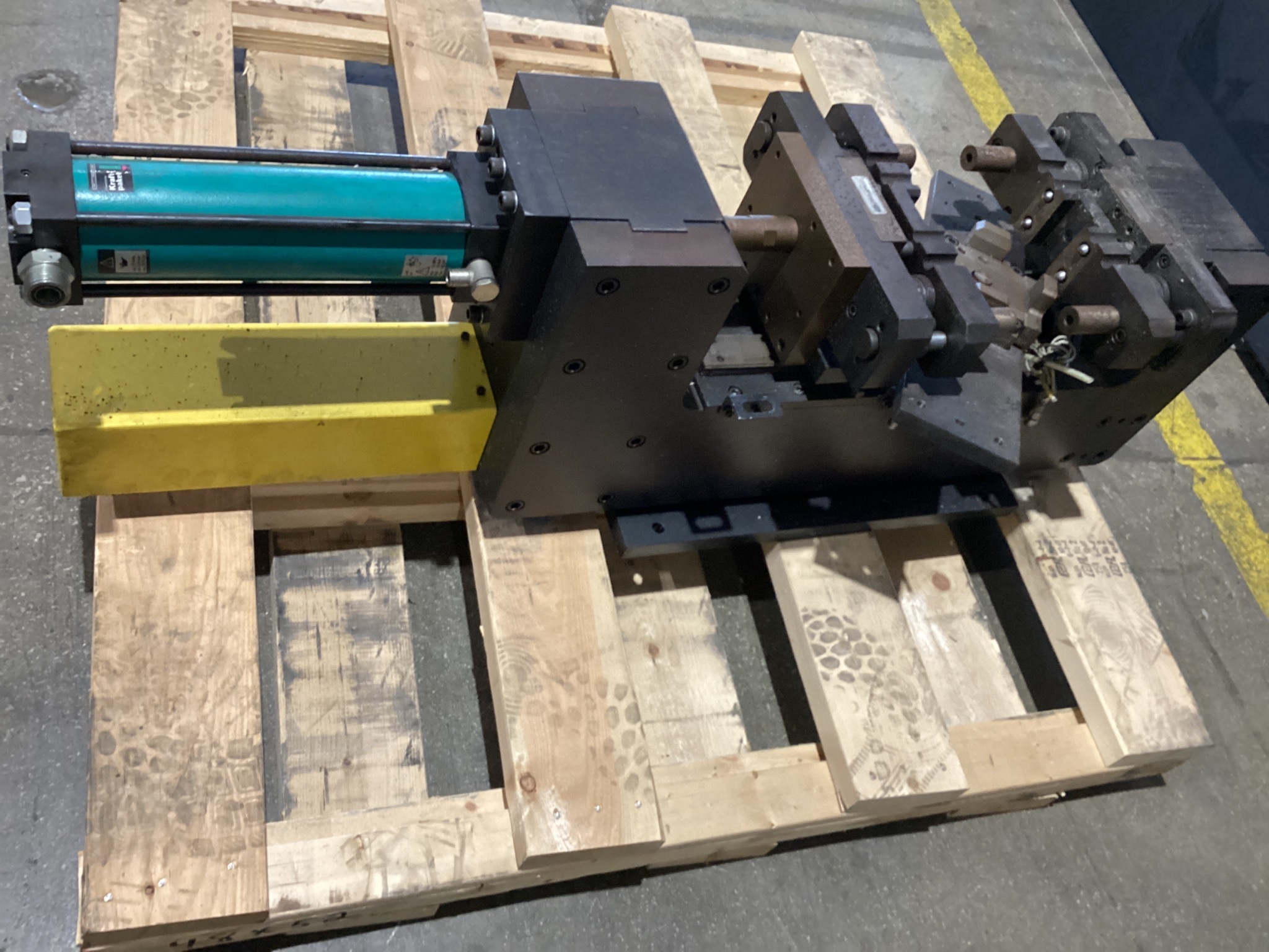 DAYTON PROGRESS P202 Production Tooling Workstation With TOX Press Drive USED 2