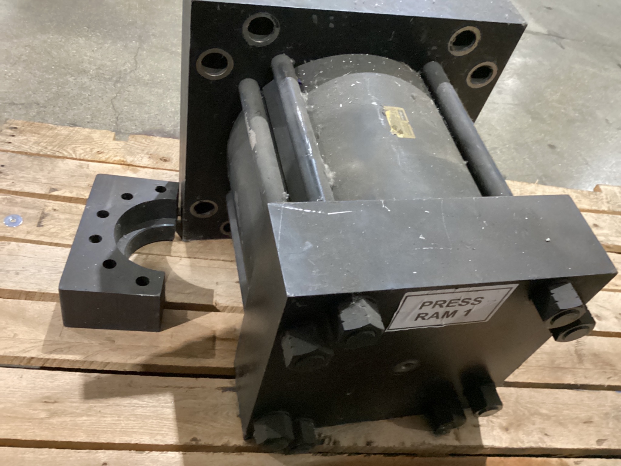 PARKER 16.00JB3HXXTS355N8.000 16" Bore 8" Stroke Hydraulic Cylinder USED 2