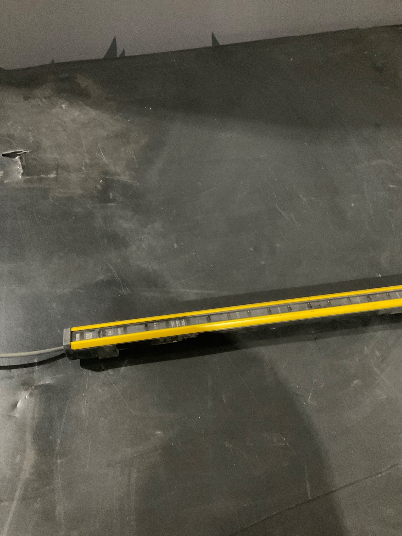 SICK 1220143 / C4P-EA12031C00 1200mm 30mm Safety Light Curtain USED 2