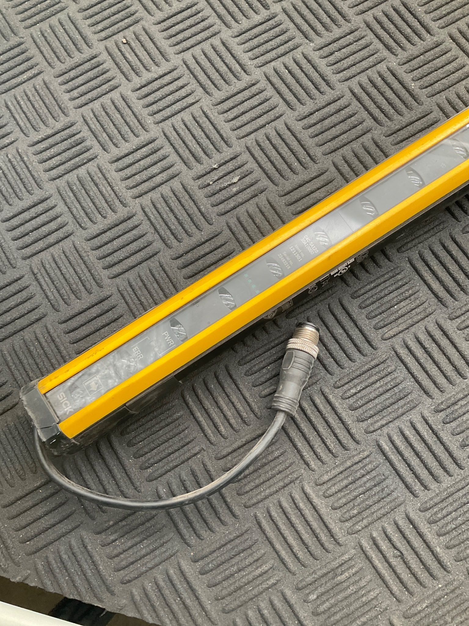 SICK 1211501 / C4C‑SA12030A10000 deTec4 Core Light Curtain Emitter (1200mm) USED 1