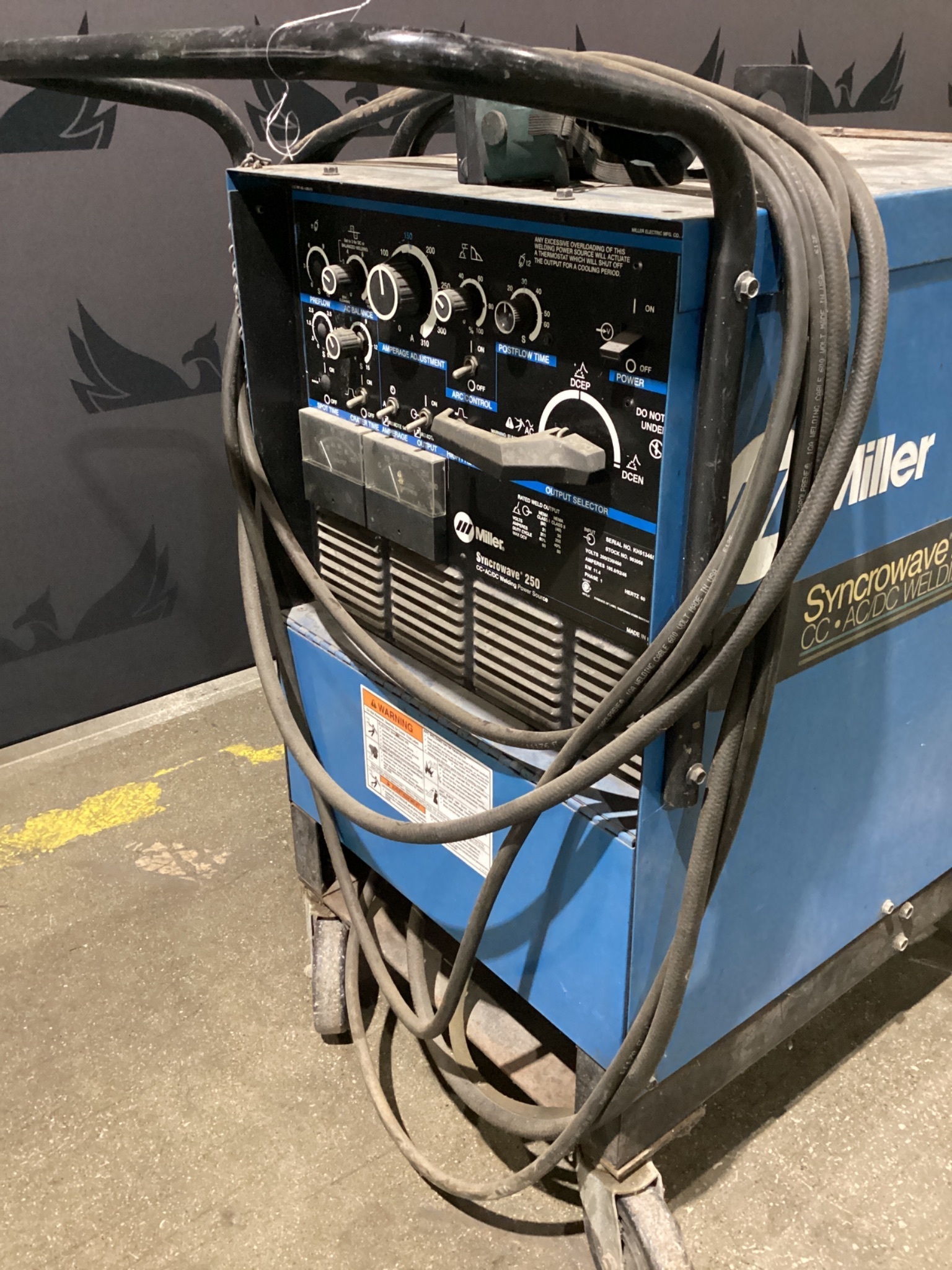 MILLER Syncrowave 250 CC AC/DC Welding Power Source USED 1