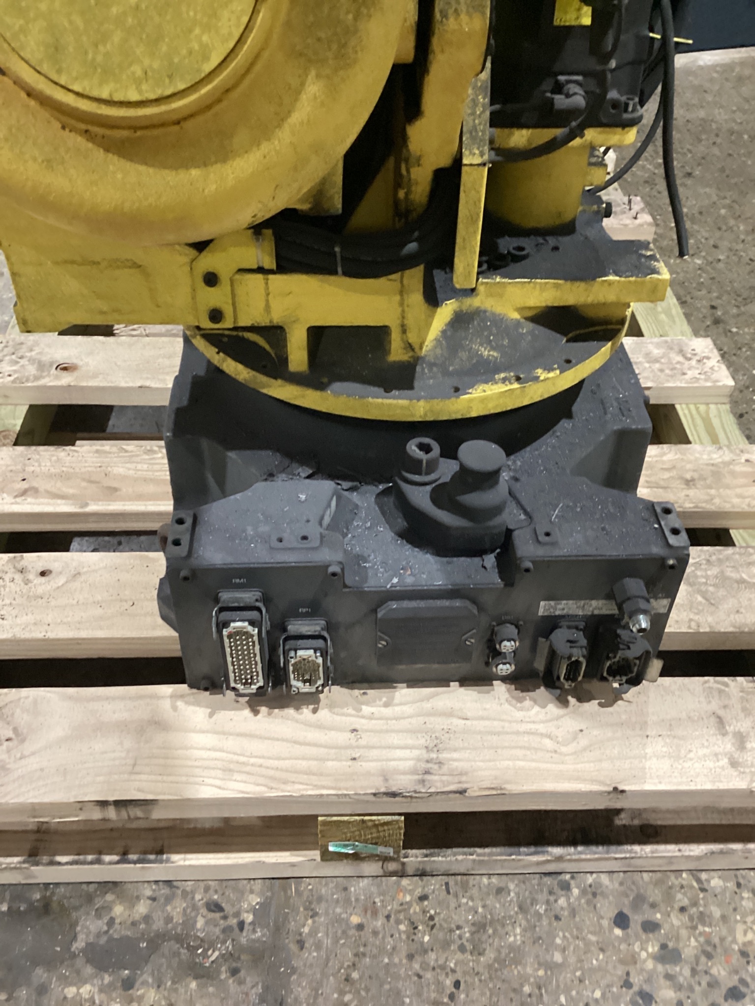 FANUC R-2000iB/210F w/ R-30iB Controls USED - Missing Teach Pendant 3