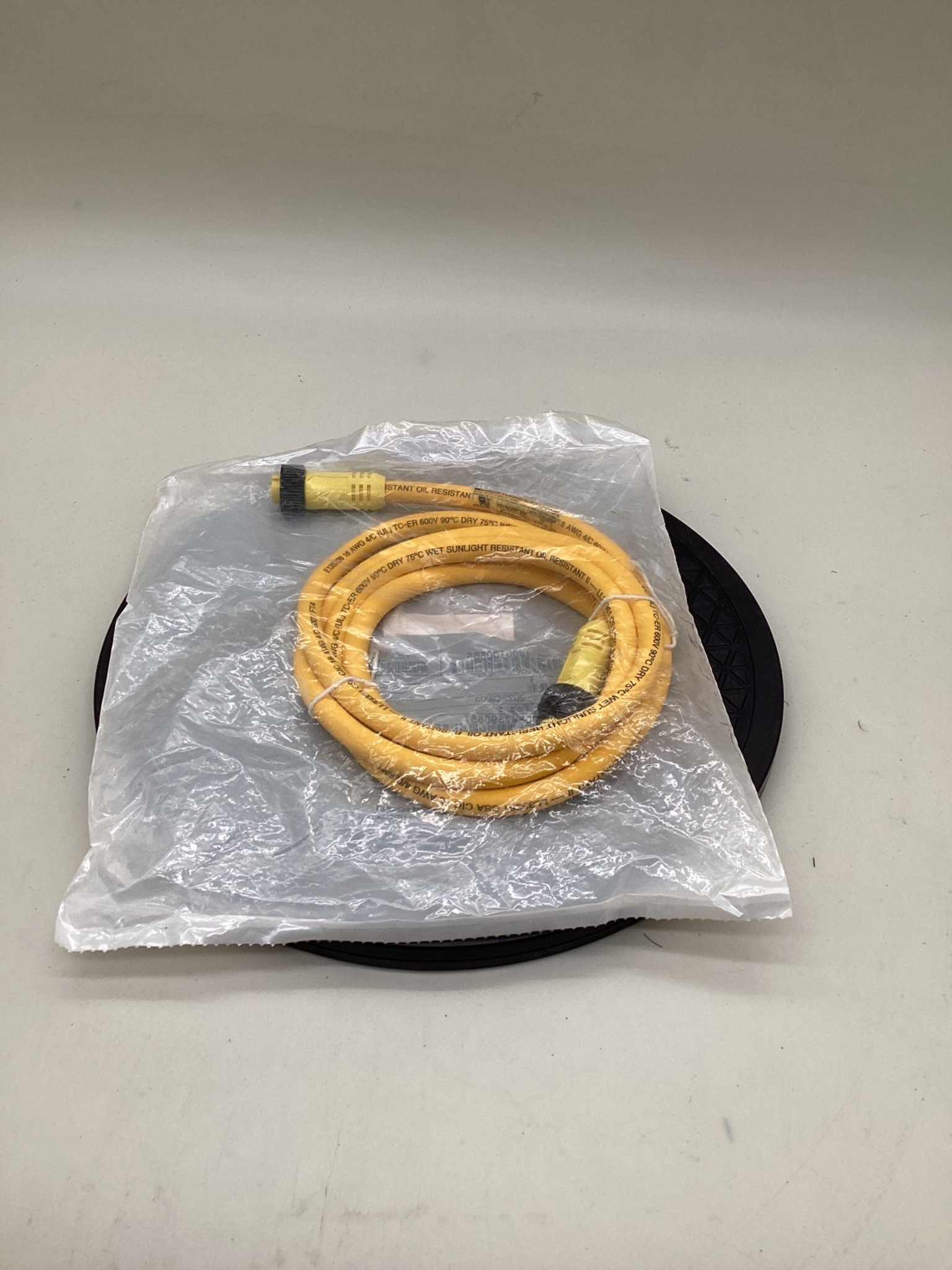 MOLEX / BRAD CONNECTIVITY 1300100865 Micro-Change Extension Cordset 2M NEW 2