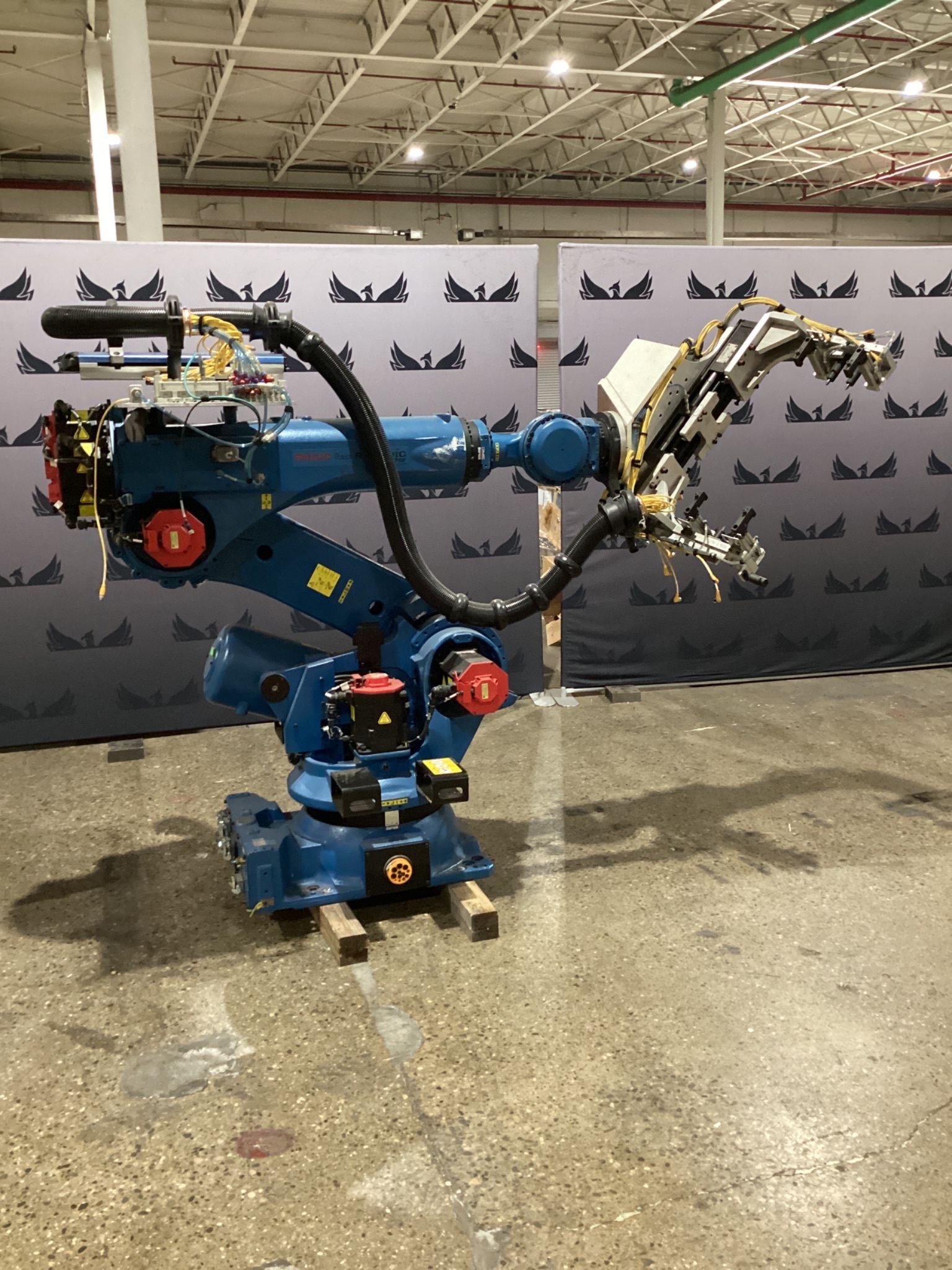 FANUC R‑2000iC/270F Robot w/ R‑30iB PLUS Controller & Spot Welding EOAT USED 1
