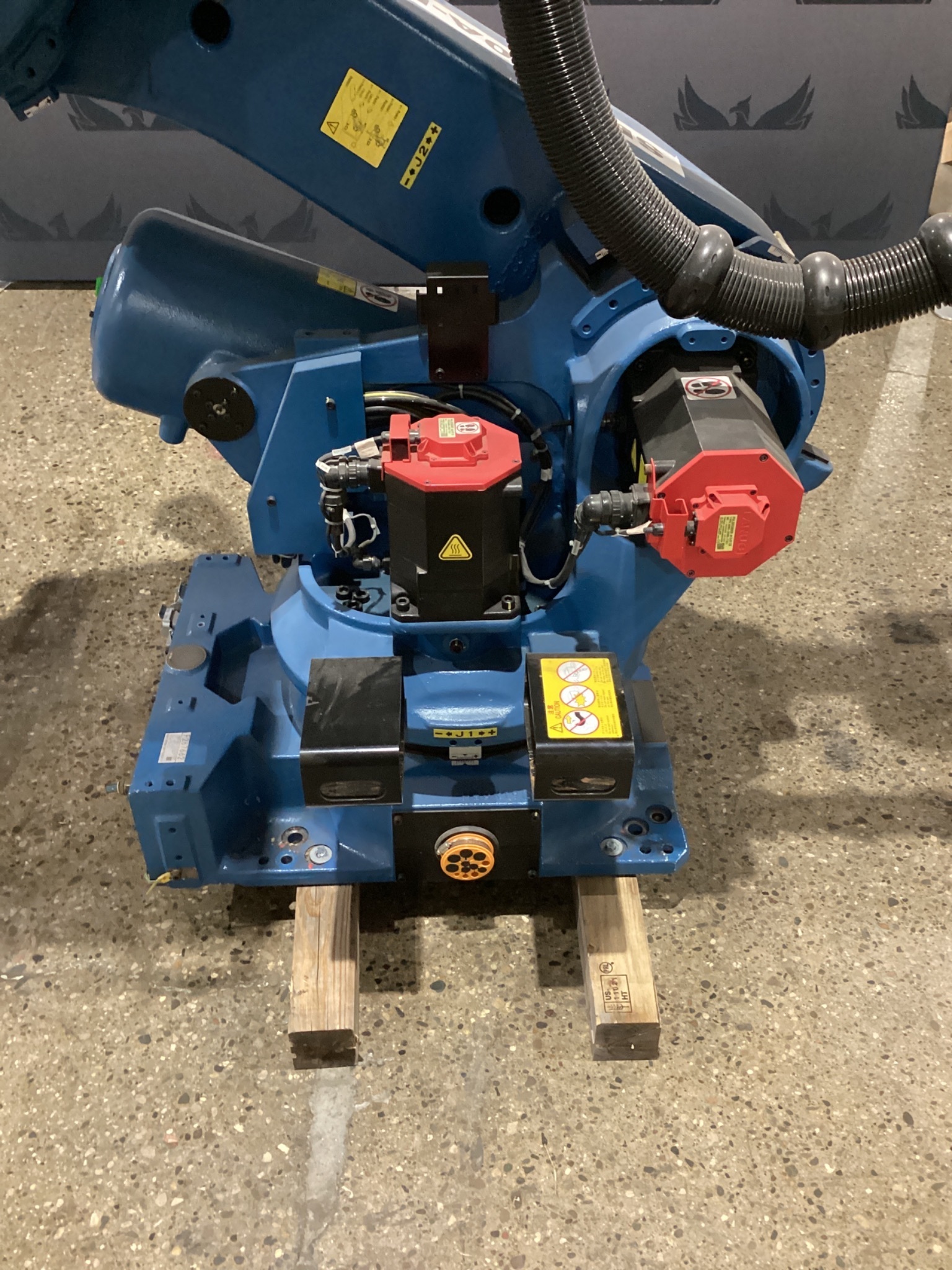 FANUC R‑2000iC/270F Robot w/ R‑30iB PLUS Controller & Spot Welding EOAT USED 6