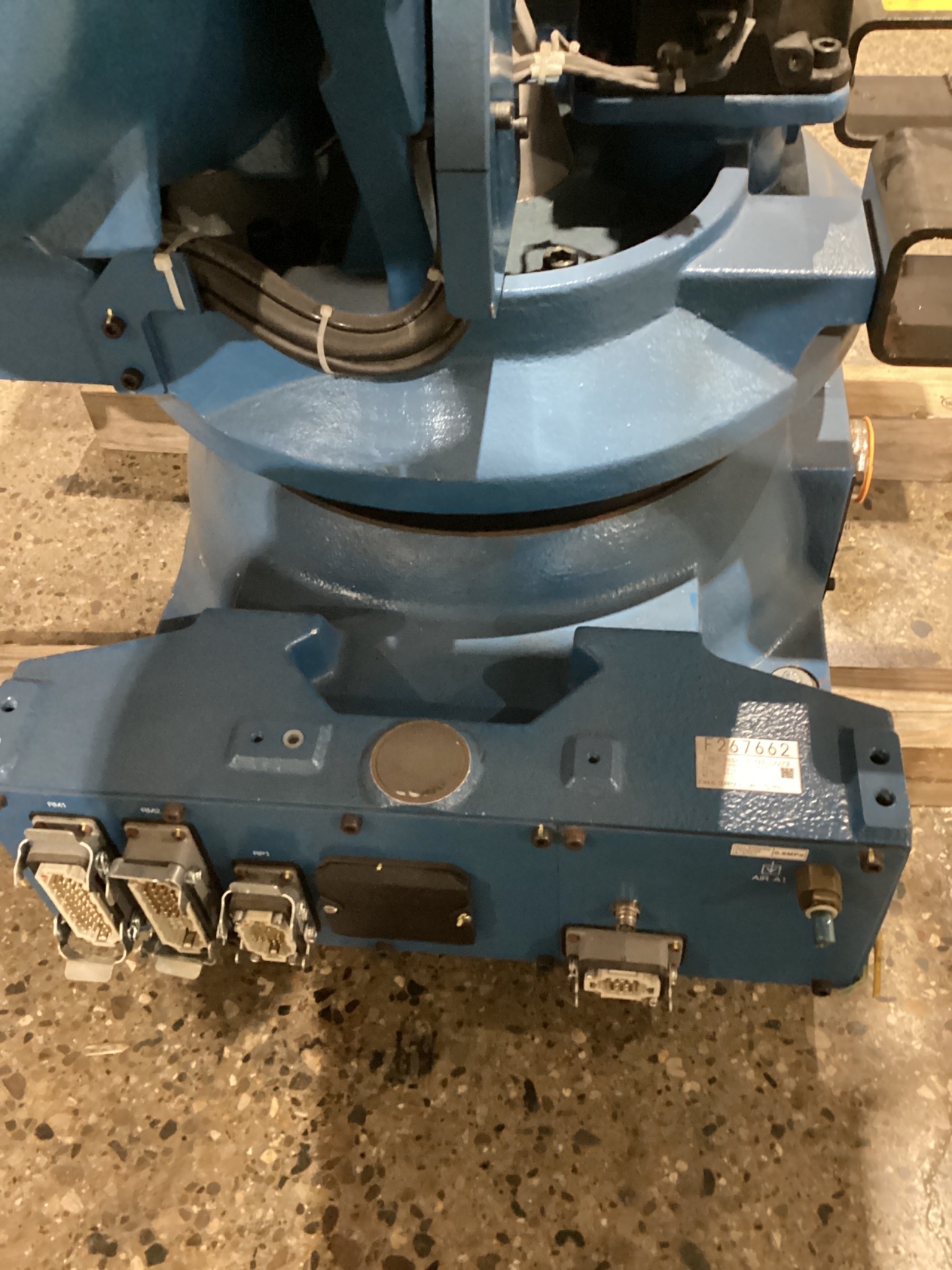 FANUC R‑2000iC/270F Robot w/ R‑30iB PLUS Controller & Spot Welding EOAT USED 8