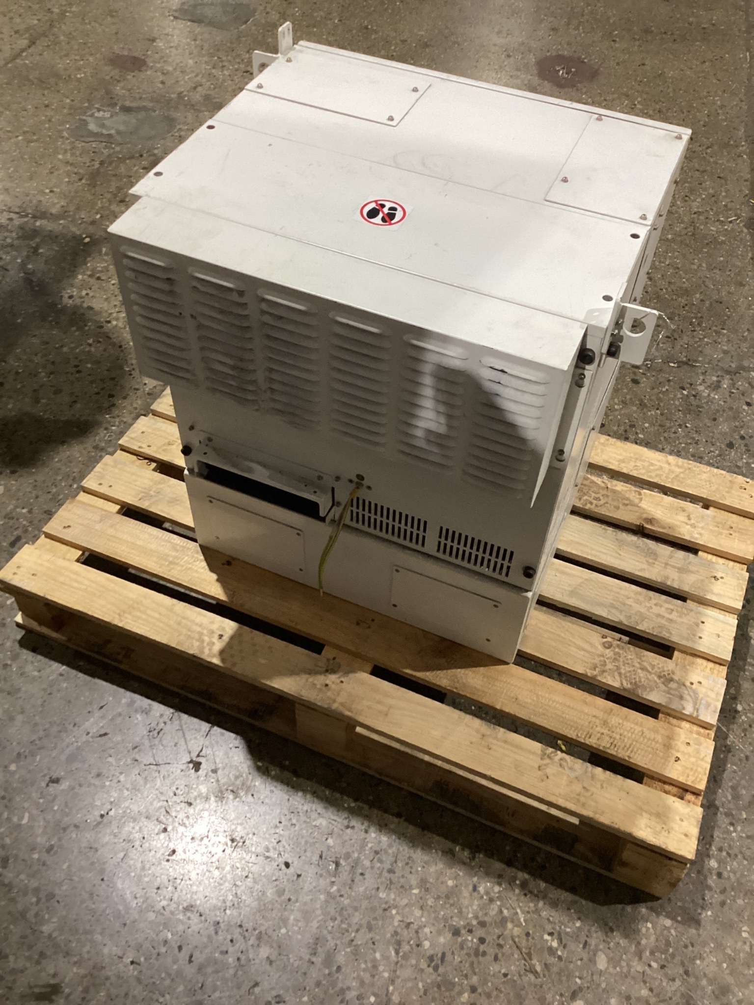 FANUC R‑2000iC/270F Robot w/ R‑30iB PLUS Controller & Spot Welding EOAT USED 13