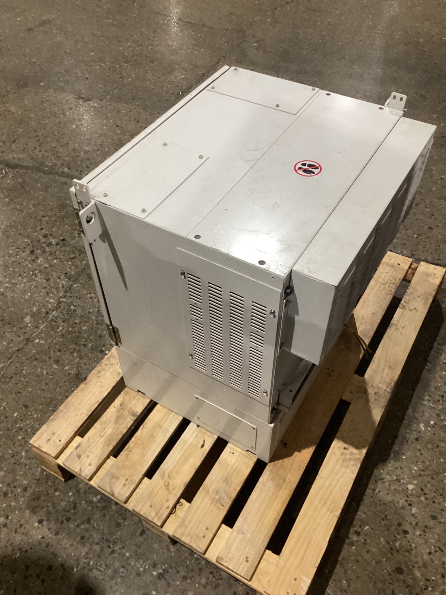 FANUC R‑2000iC/270F Robot w/ R‑30iB PLUS Controller & Spot Welding EOAT USED 14