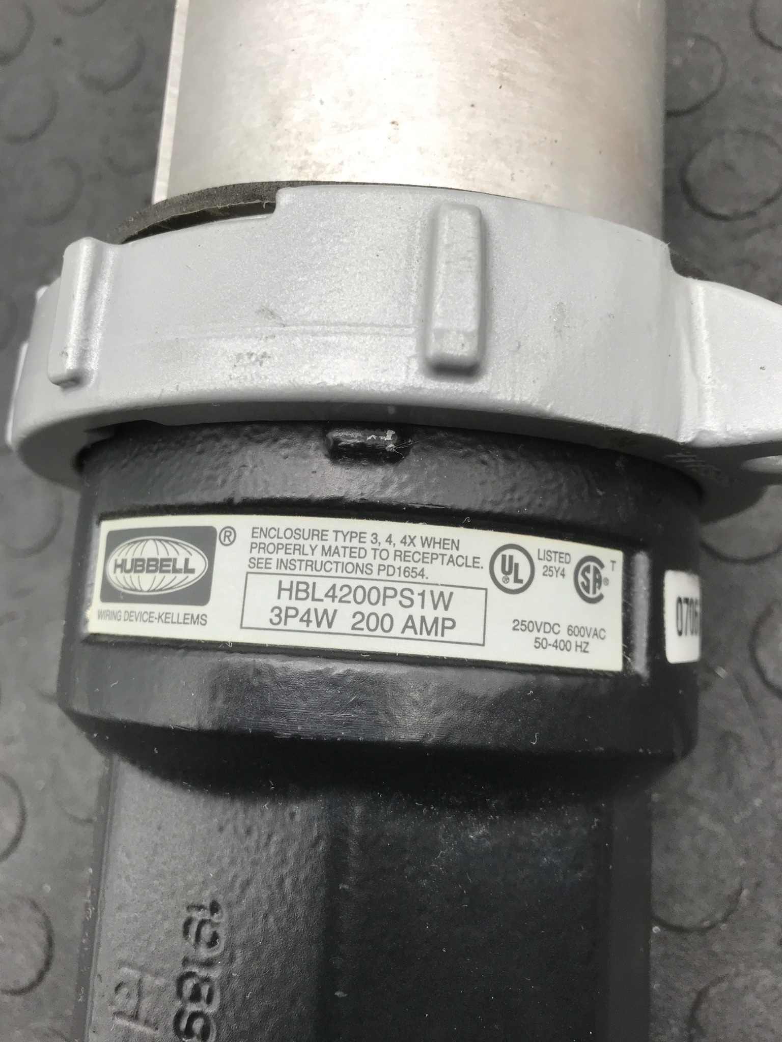 HUBBELL HBL4200PS1W 3P4W Pin & Sleeve Plug USED 1