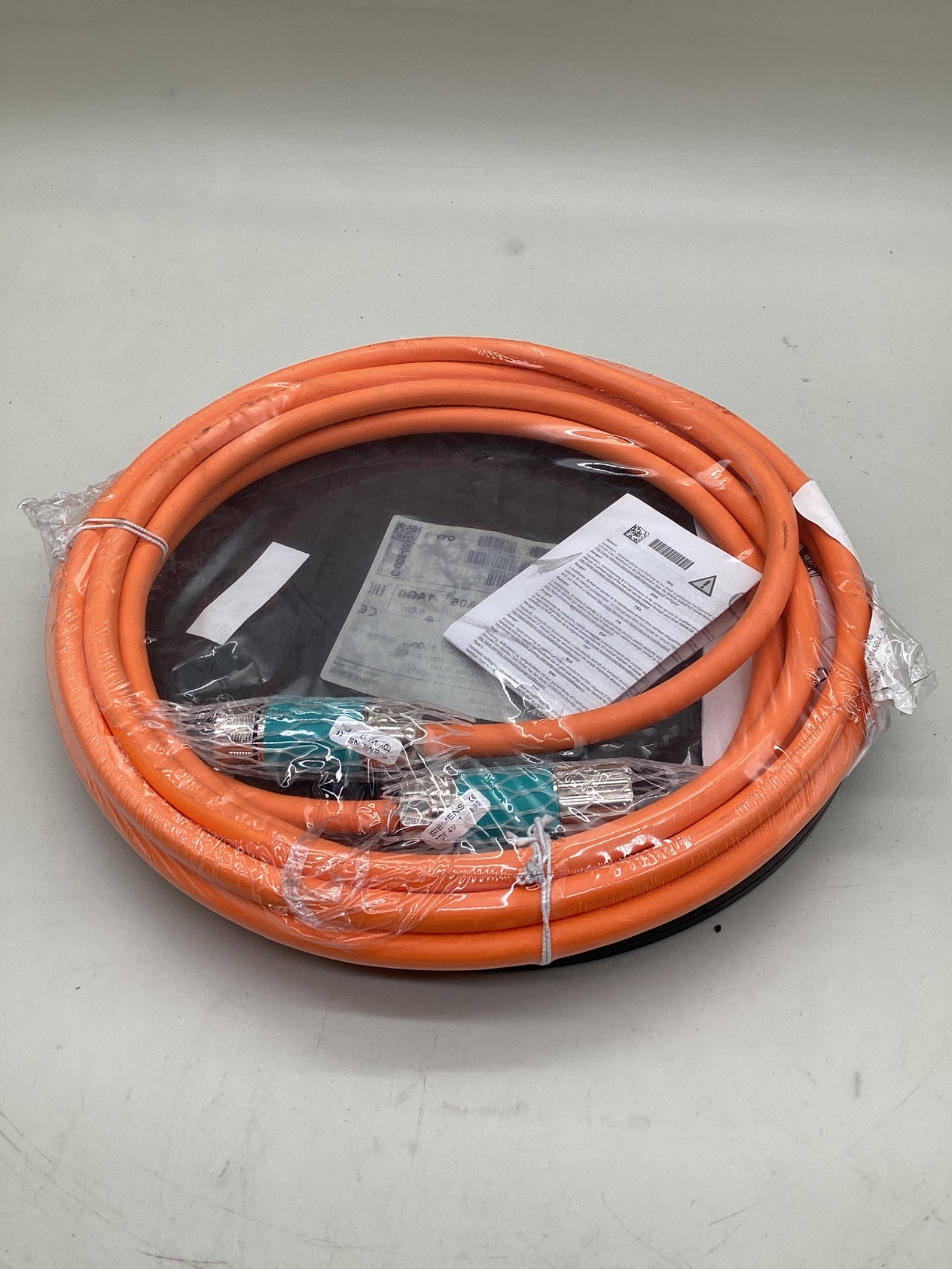 SIEMENS 6FX8002-5DA05-1AG0 MOTION-CONNECT 800Plus Power Cable 6M NEW 2
