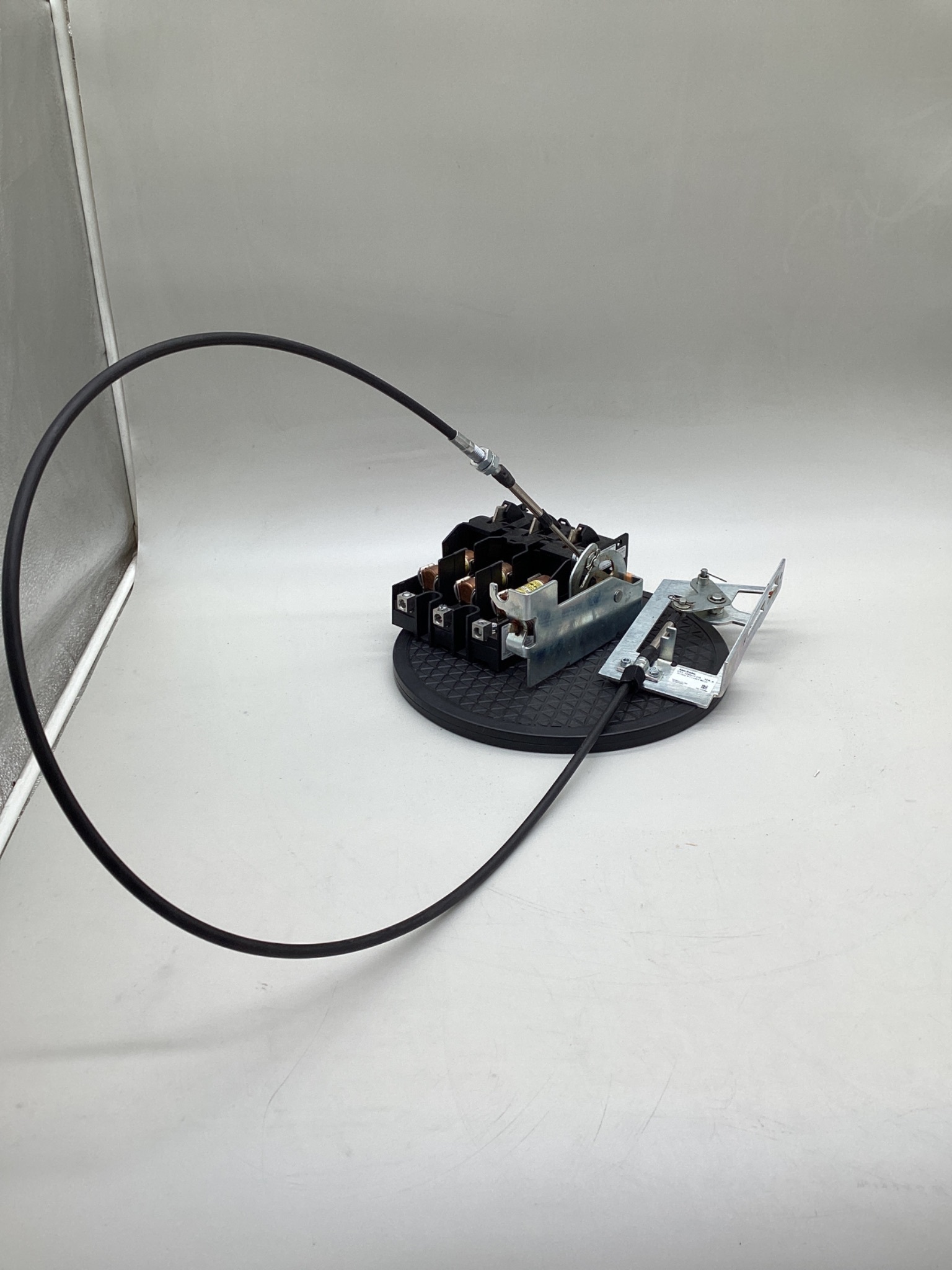 Allen-Bradley 1494U-D60 / 1494U-F60 Disconnect Switch & Fuse Block Complete Assembly USED 3