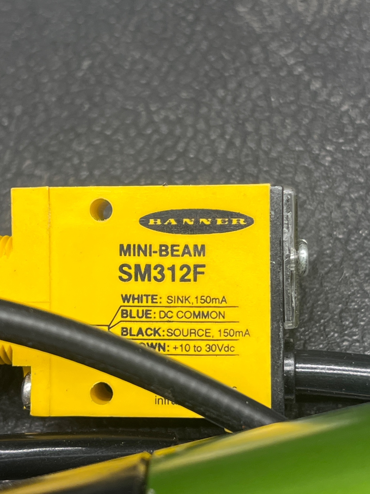 BANNER ENGINEERING SM312F MINI‑BEAM Sensor with Actuator USED 3