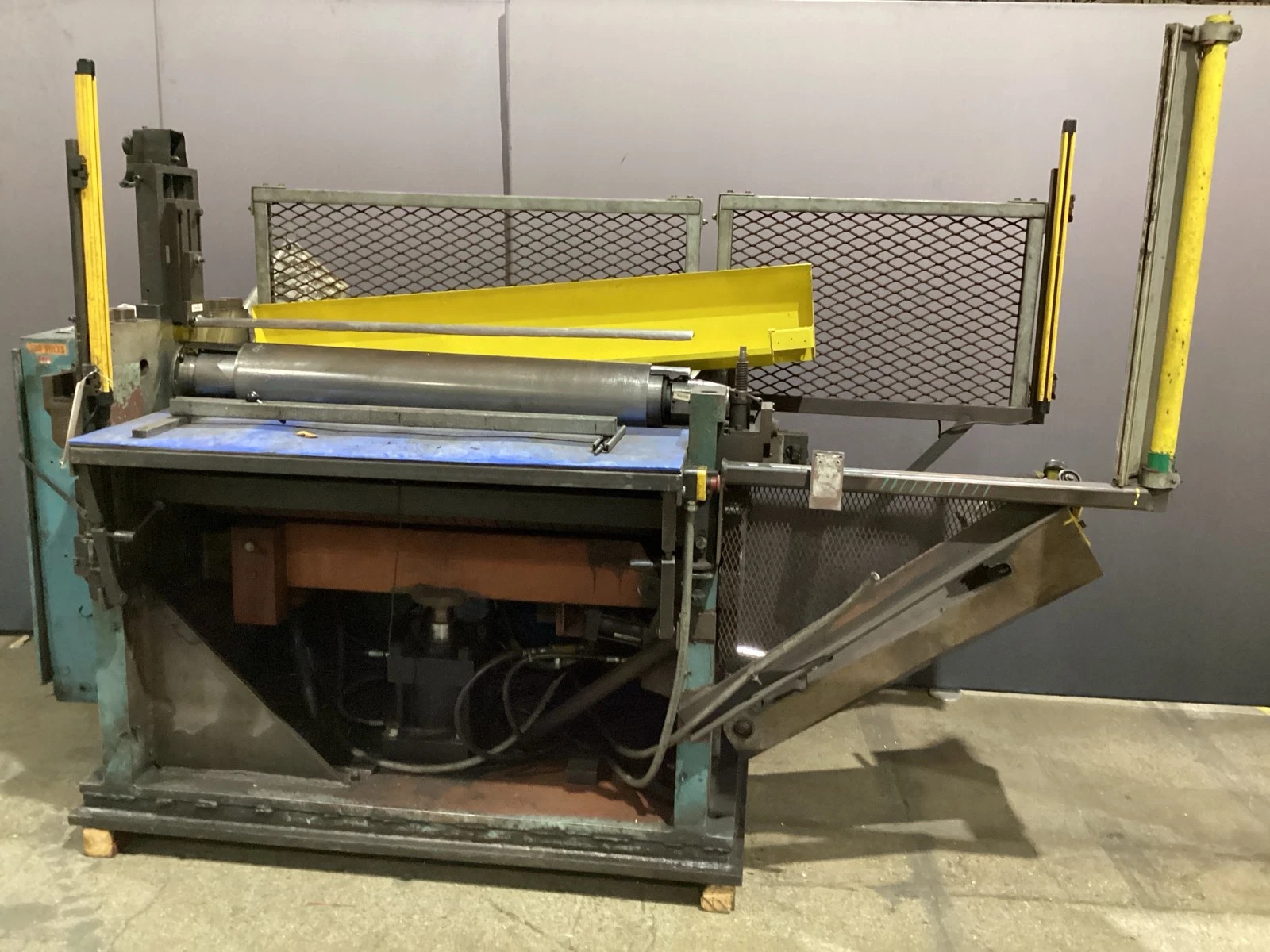 XZCD 1000/2 Hydraulic Powered Plate & Sheet Metal Roller 380V USED