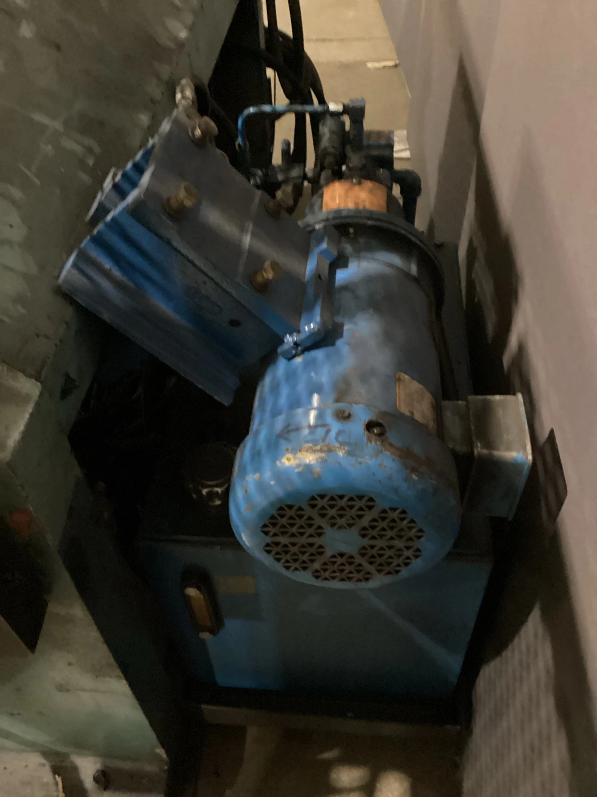 XZCD 1000/2 Hydraulic Powered Plate & Sheet Metal Roller 380V USED - Image 6