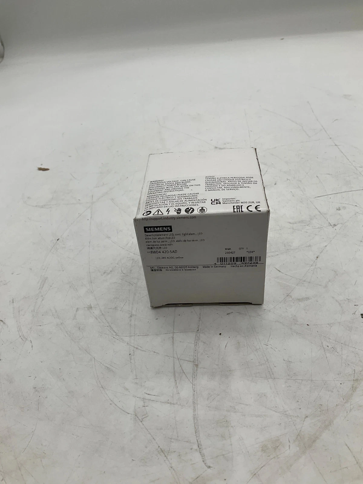 SIEMENS 8WD4420-5AD Yellow LED Light Element 24V AC/DC NEW - Image 2