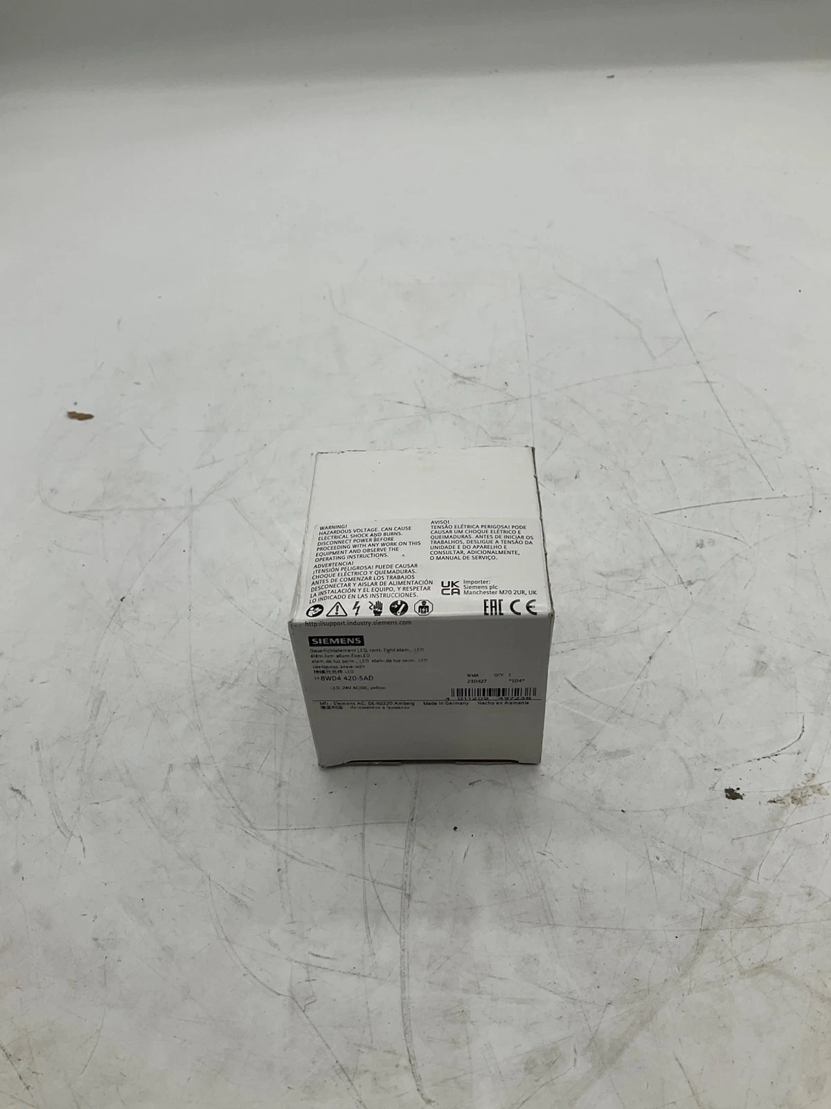 SIEMENS 8WD4420-5AD Yellow LED Light Element 24V AC/DC NEW - Image 3