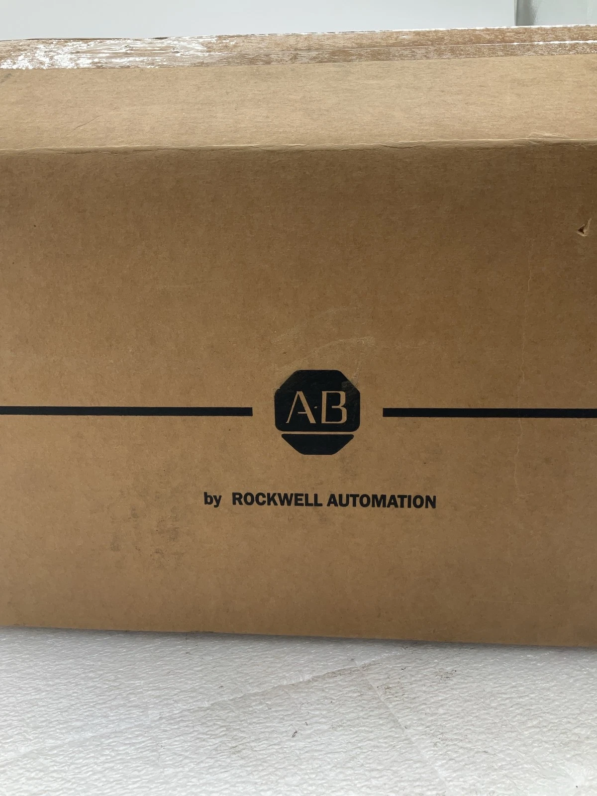 ALLEN-BRADLEY MPL-B4530K-MJ74AA MP-Series 480V AC Rotary Servo Motor NEW - Image 2