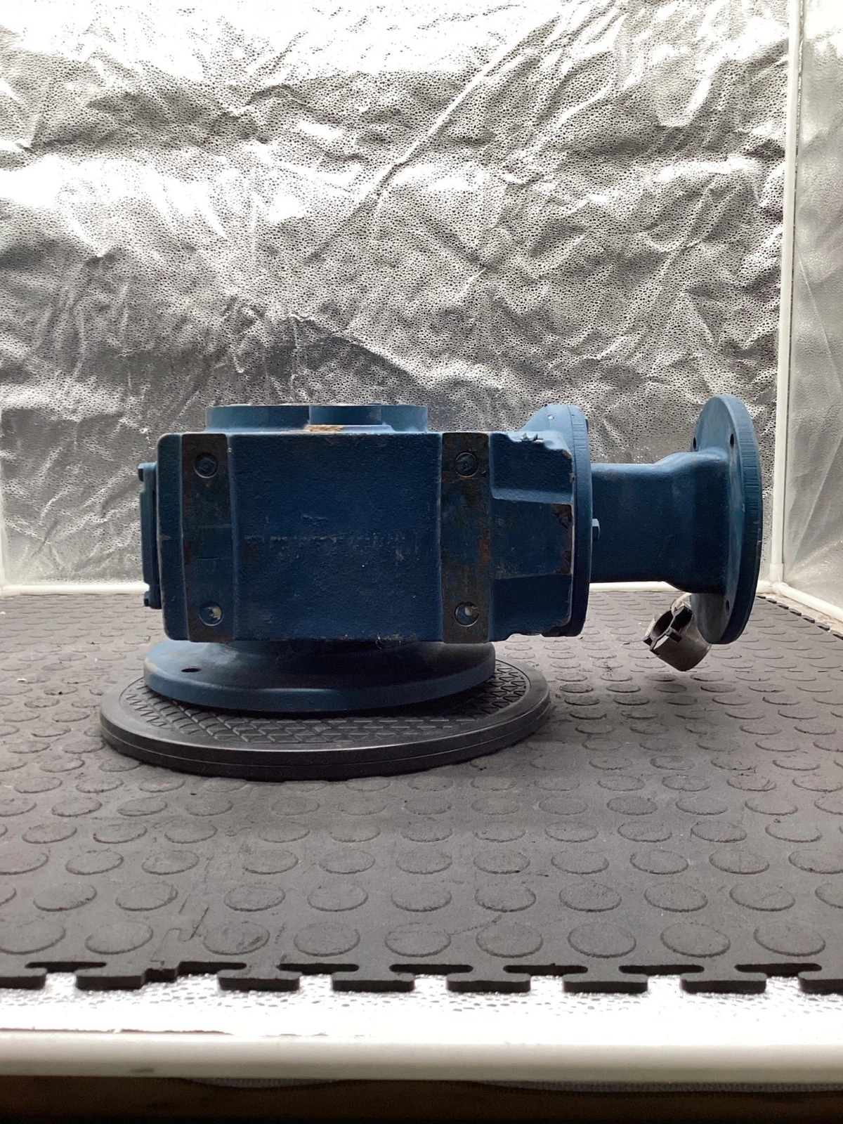SEW EURODRIVE KAF57AM145 Gear Reducer USED - Image 3