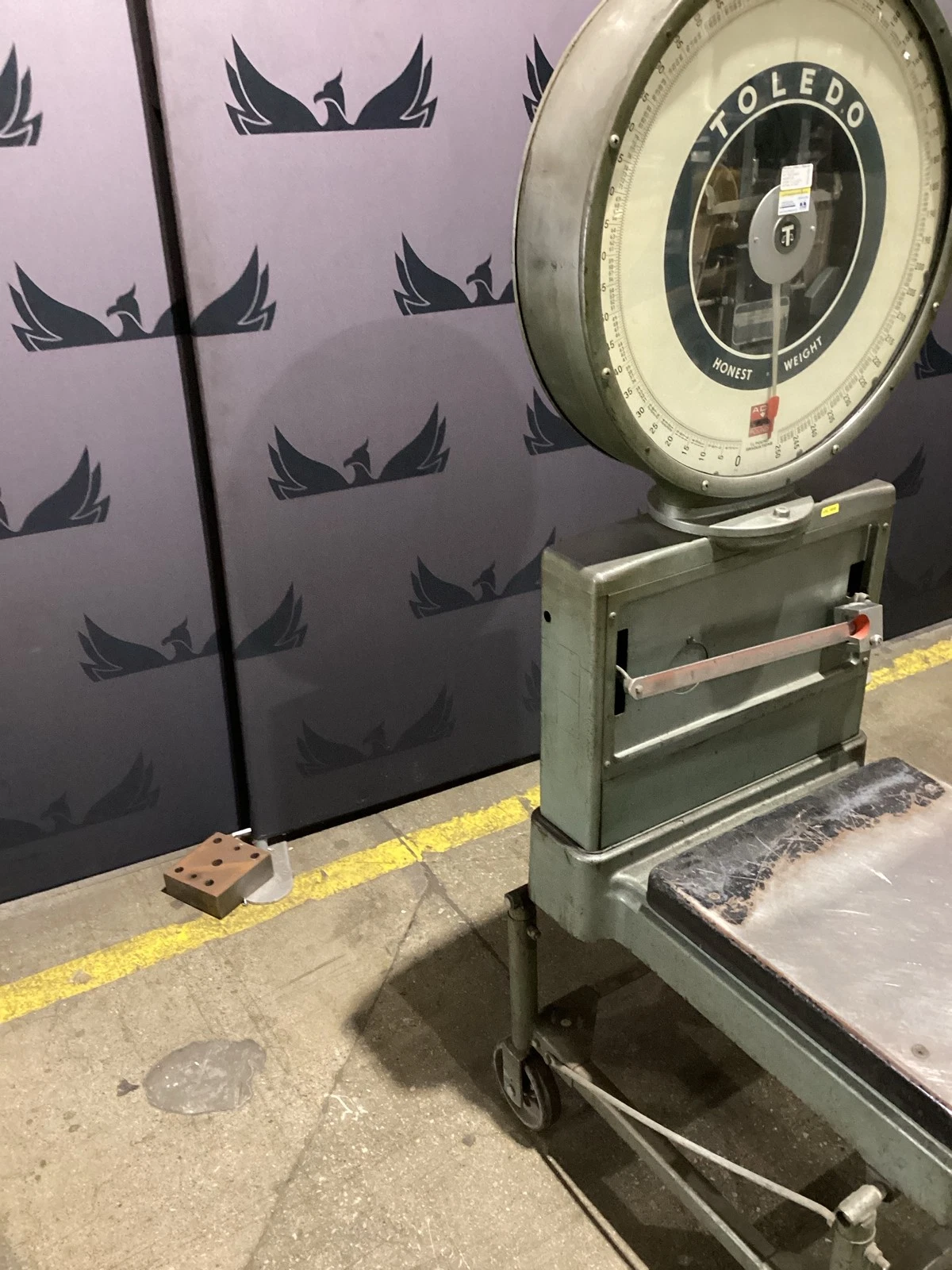 TOLEDO 2181 250LB Scale USED - Image 3
