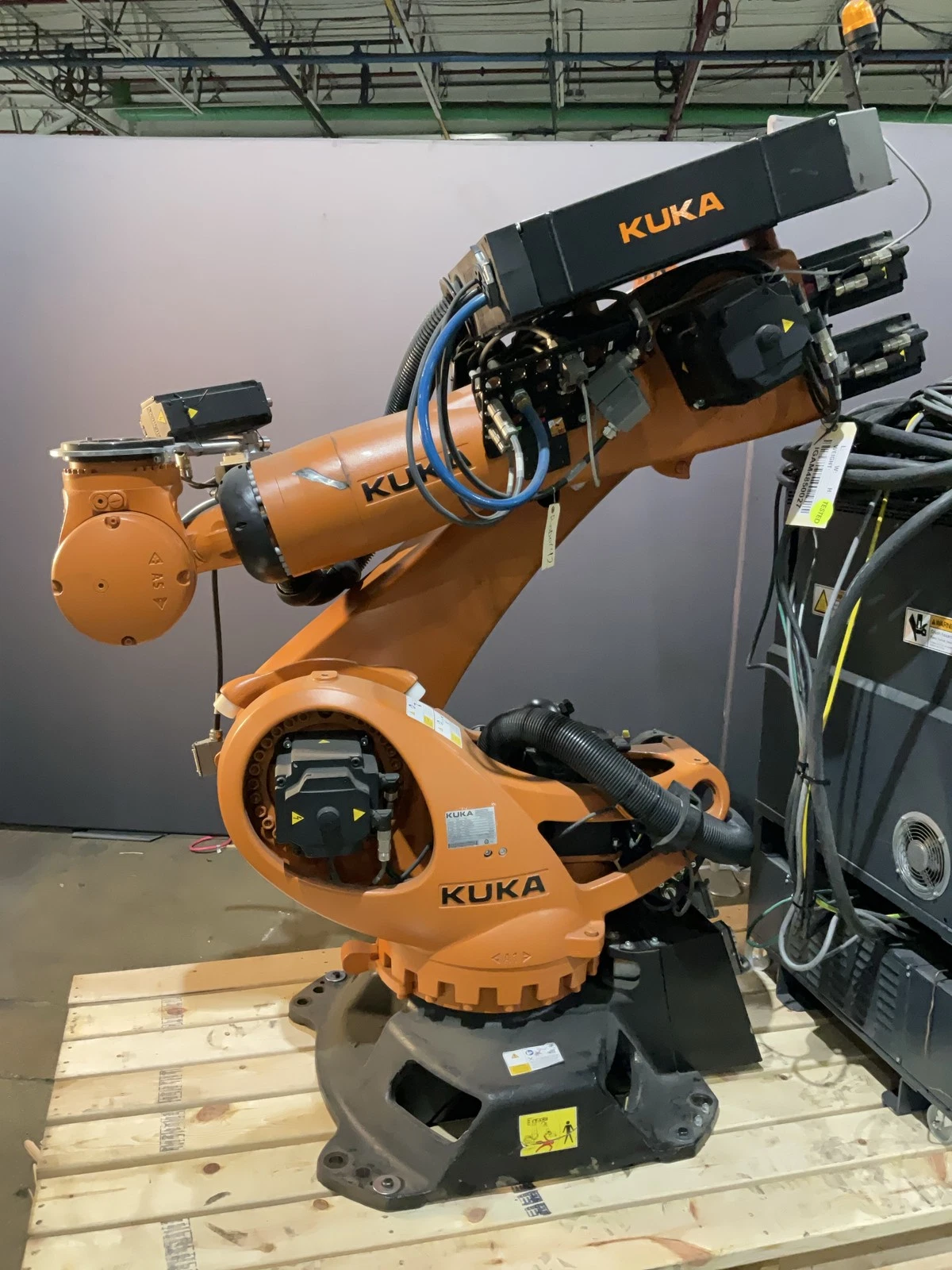 KUKA KR 240 R2700 prime Complete With KR C4 NA UL USED - Image 2