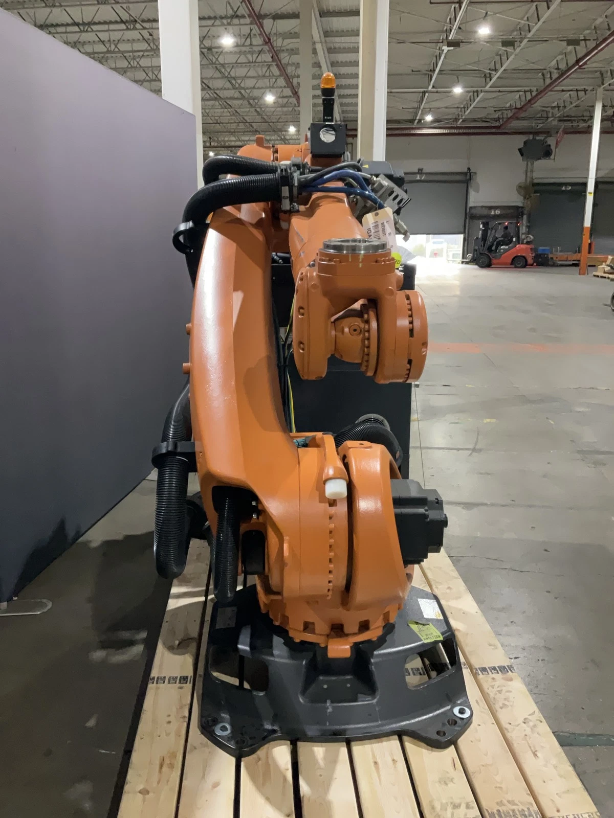 KUKA KR 180 R2900 prime Complete With KR C4 NA UL USED - Image 3