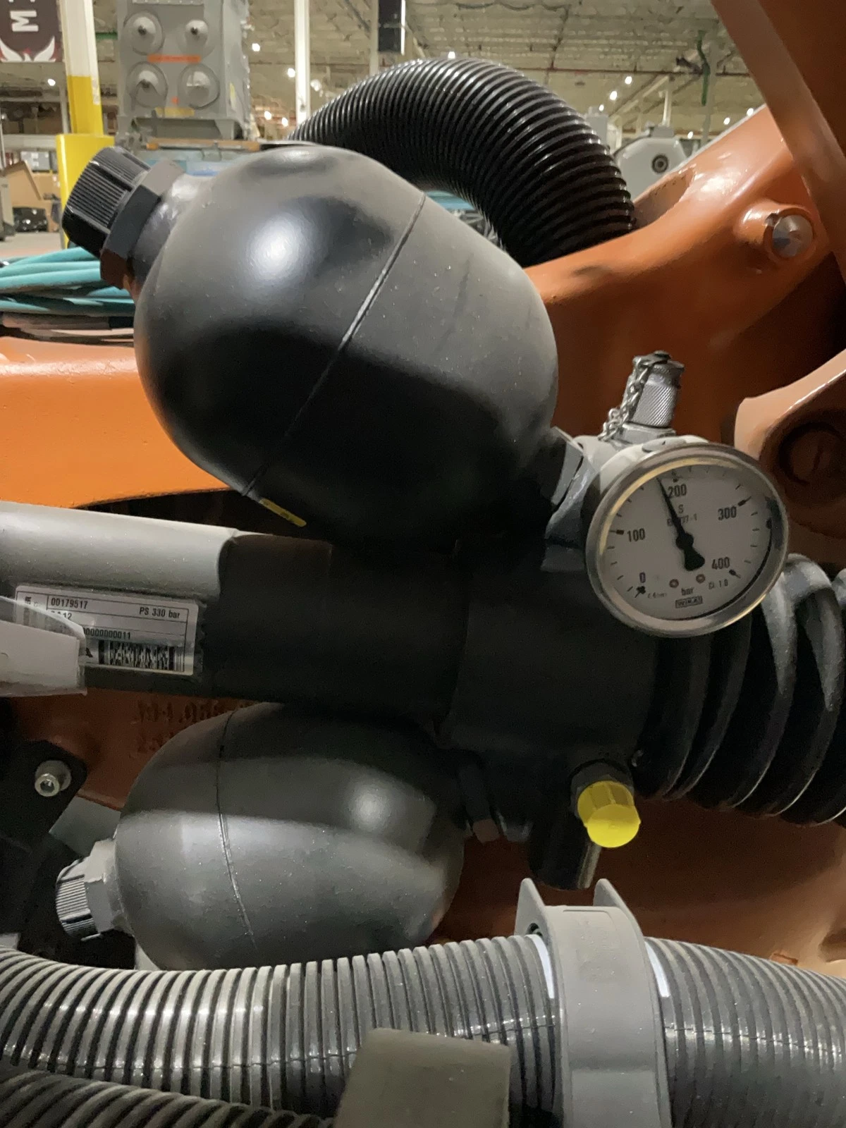 KUKA KR 180 R2900 prime Complete With KR C4 NA UL USED - Image 4
