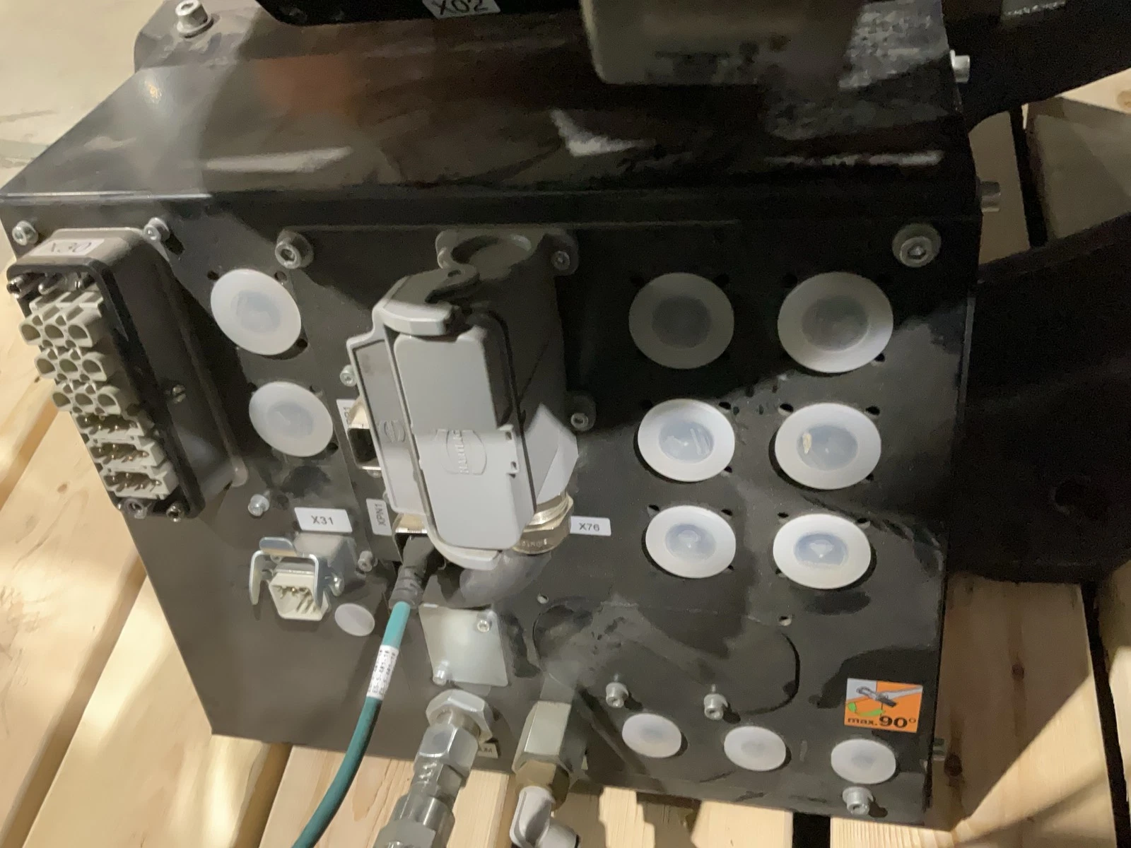 KUKA KR 180 R2900 prime Complete With KR C4 NA UL USED - Image 5