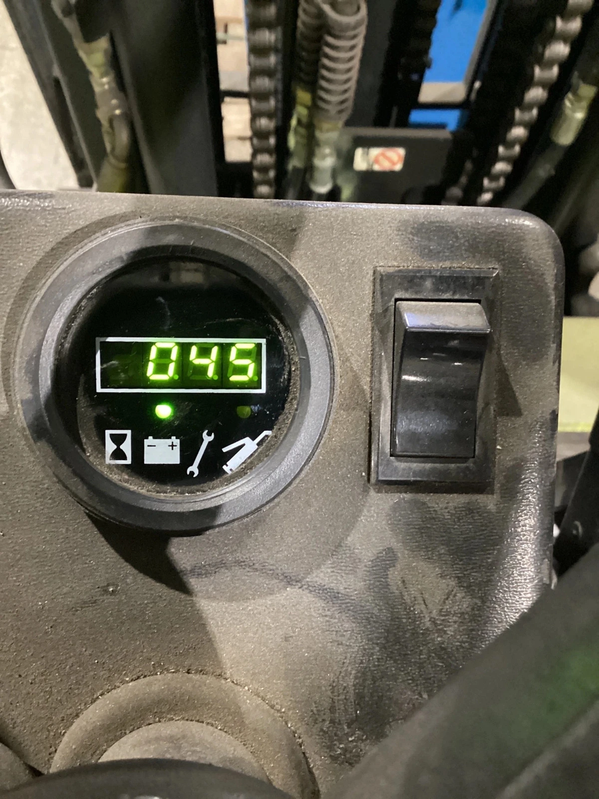 CLARK ECS 25 Electric Forklift With EXIDE ES3-18-950 Charger 4 Ft Forks USED - Image 2