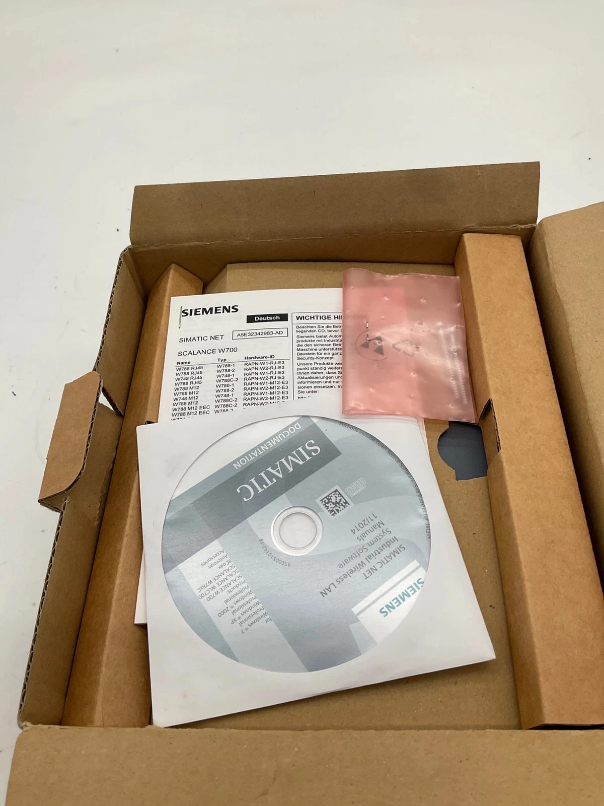 Siemens 6GK5748-1FC00-0AB0 SCALANCE W748-1 Client Module Access Point NEW - Image 3