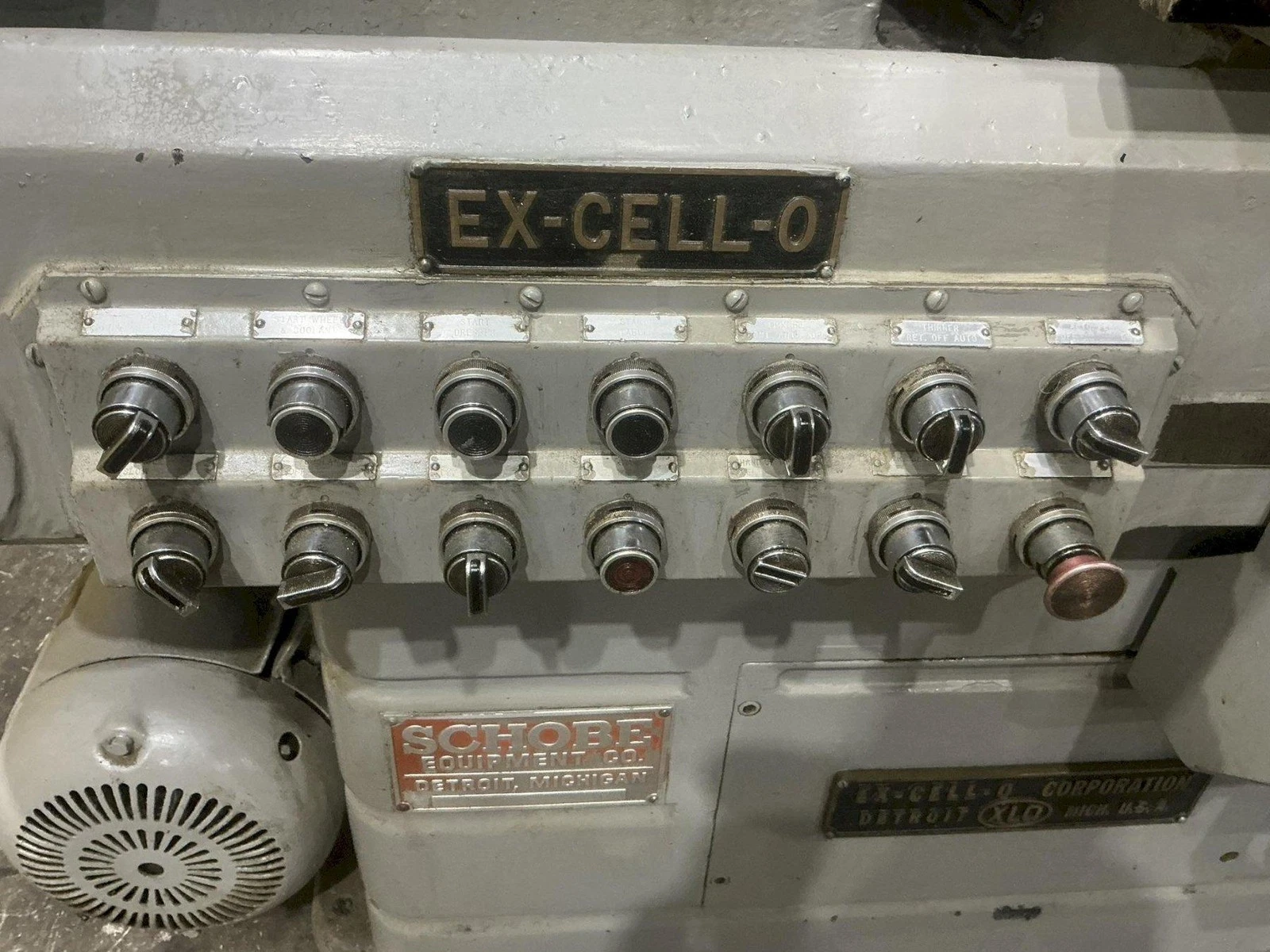 EX-CELL-O PRECISION THREAD GRINDER W/ TOOLING - Image 4