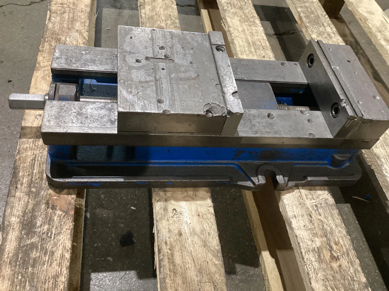 KURT D688 AngLock Machine Vise USED - Image 2