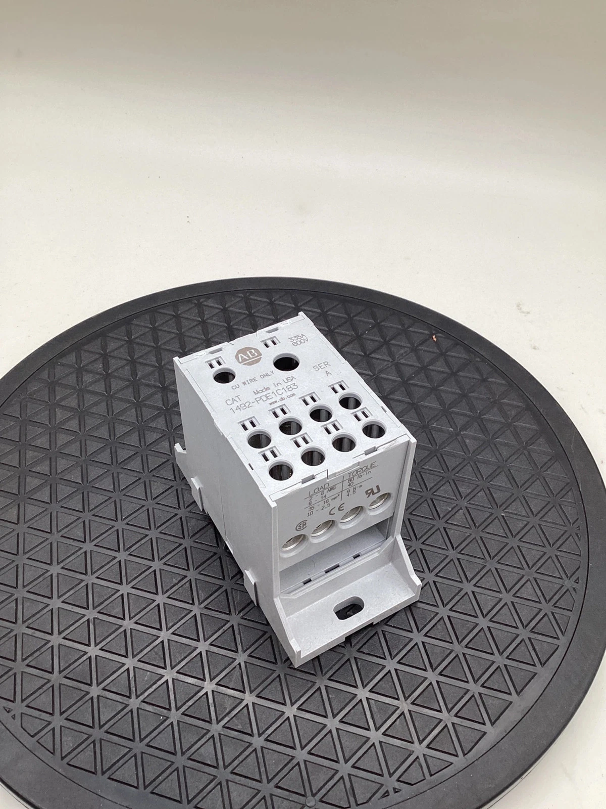 ALLEN-BRADLEY 1492-PDE1C183 Enclosed Power Distribution Block NEW - Image 4