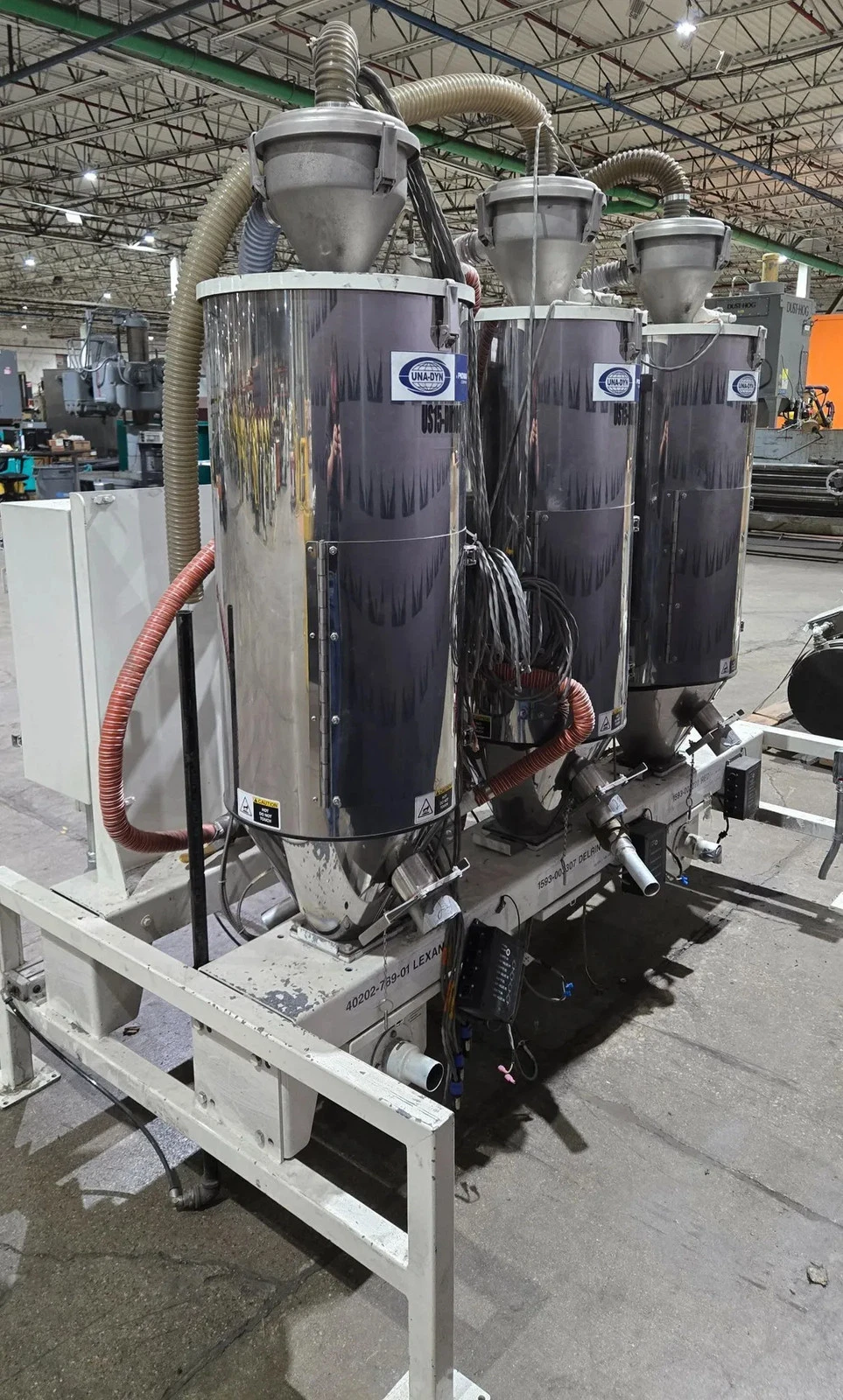 UNA-DYN FC-XMH Triple Hopper Resin Drying & Conveying System USED - Image 4